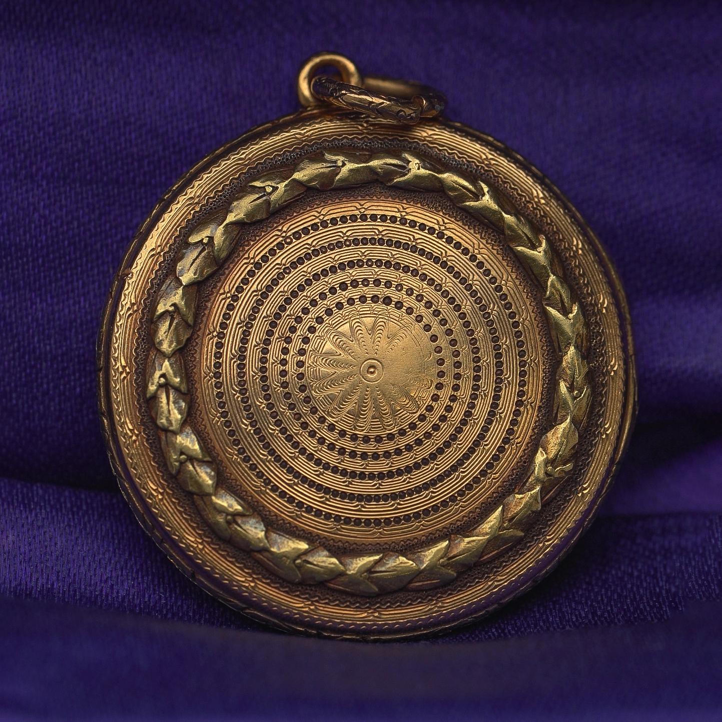 18kt Gelbgold Napoleonisches Haarschmucketui mit Guilloché-Gravur, ca. 1821 im Angebot 14