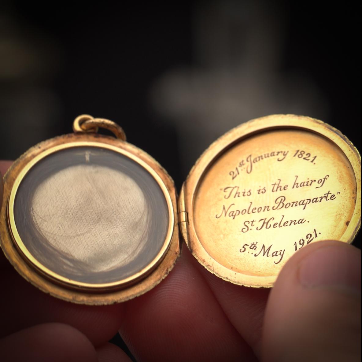 18kt Gelbgold Napoleonisches Haarschmucketui mit Guilloché-Gravur, ca. 1821 im Zustand „Gut“ im Angebot in Braintree, GB