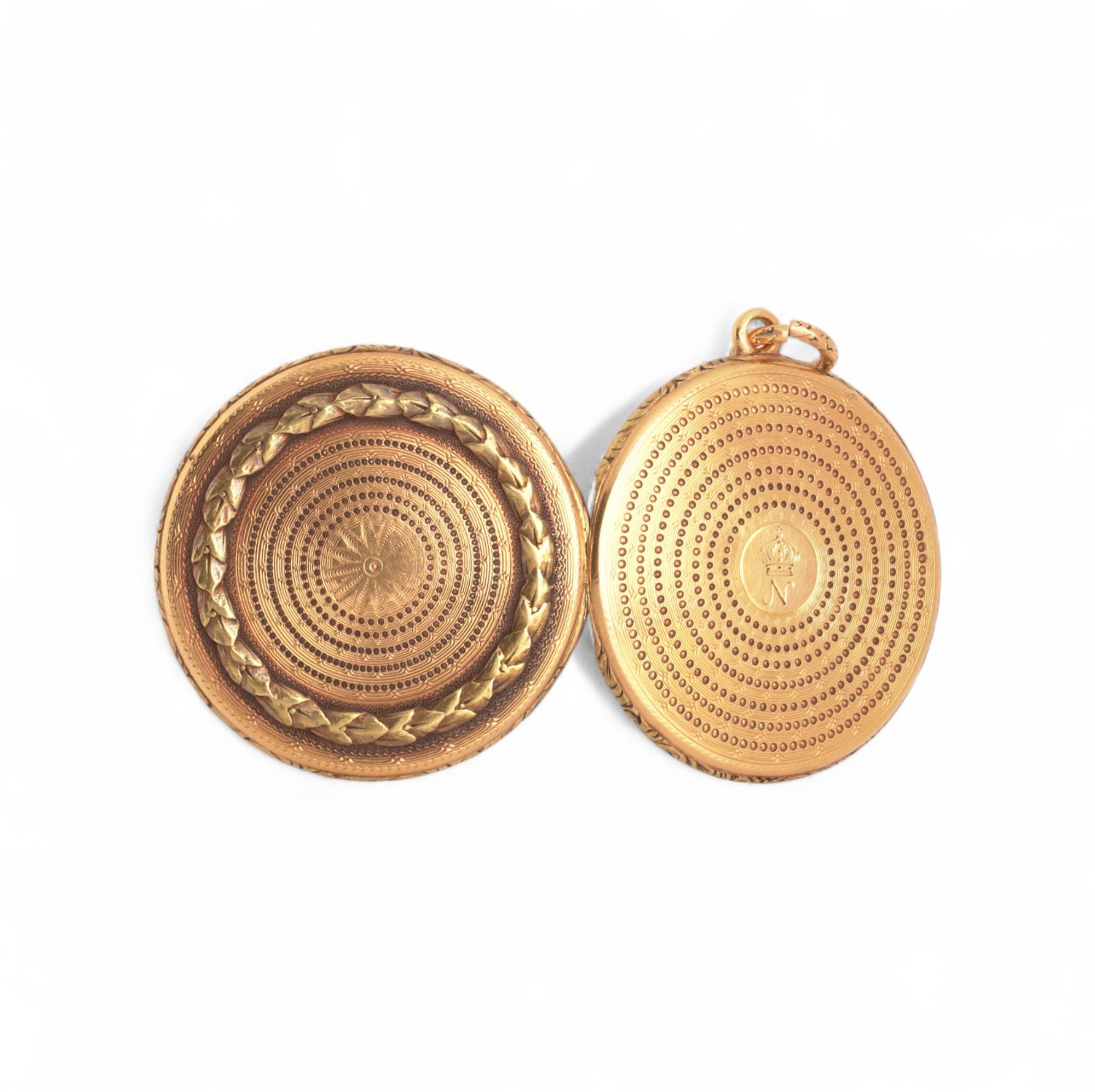 18kt Gelbgold Napoleonisches Haarschmucketui mit Guilloché-Gravur, ca. 1821 im Angebot 4