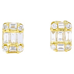 18 Karat Yellow Gold Natural Diamond Modern Stud Earrings E54743-YG