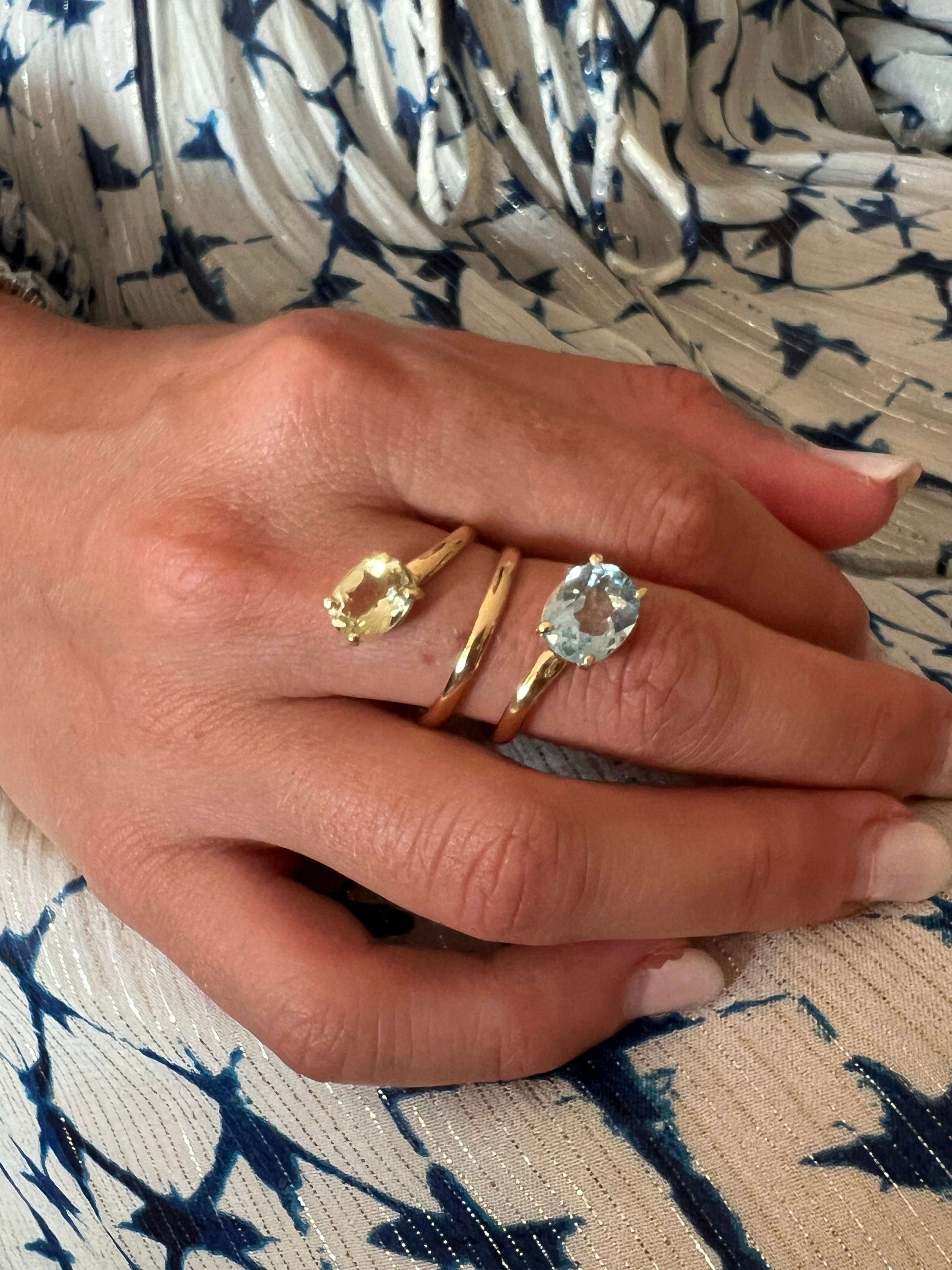 Anillo de cóctel elegante de oro amarillo de 18 quilates con diseño de moda de piedras naturales en venta 1