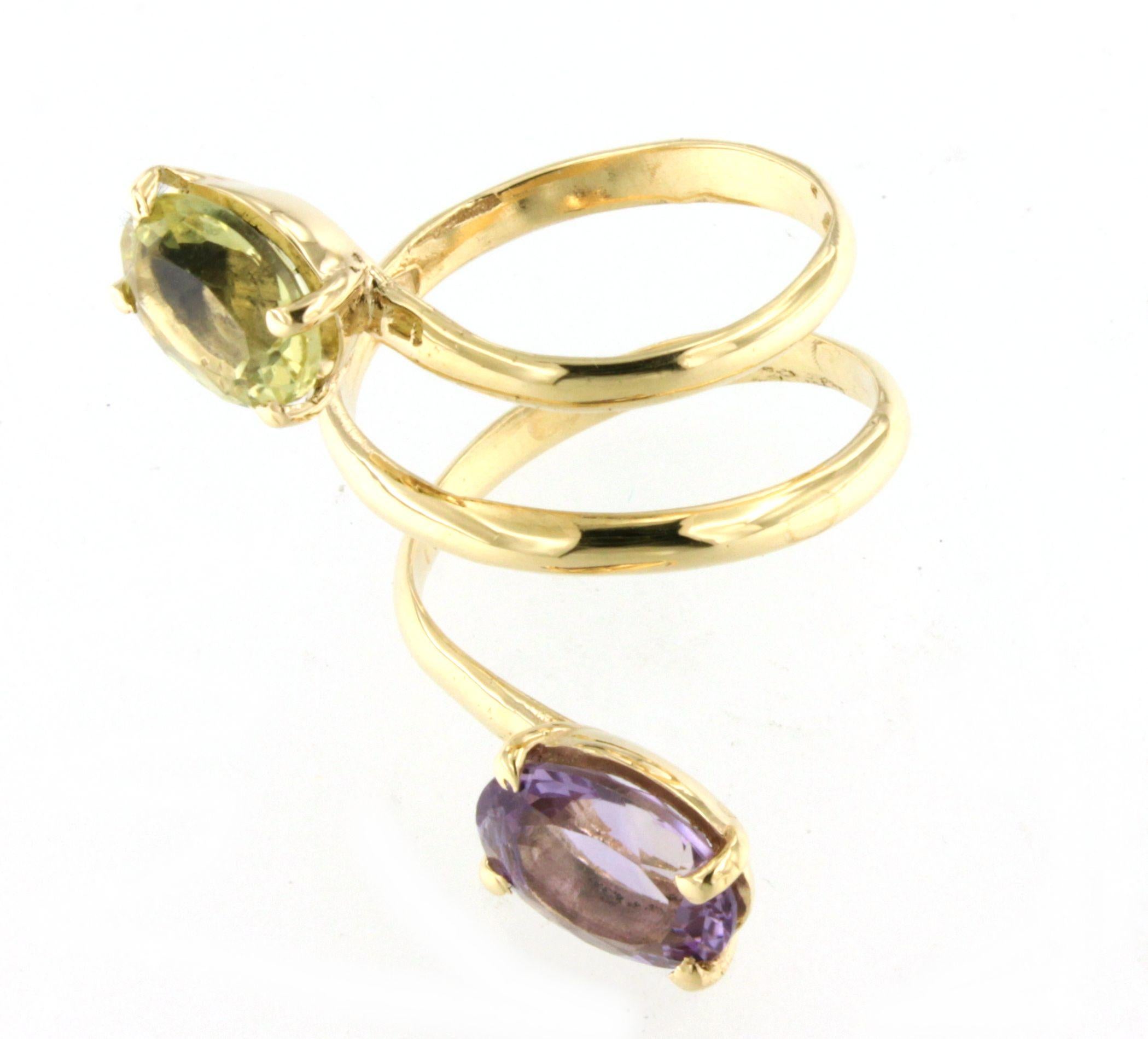 Anillo Contemporáneo de Cóctel Elegante de Oro Amarillo de 18 Kt con Piedras Naturales Moderno en venta