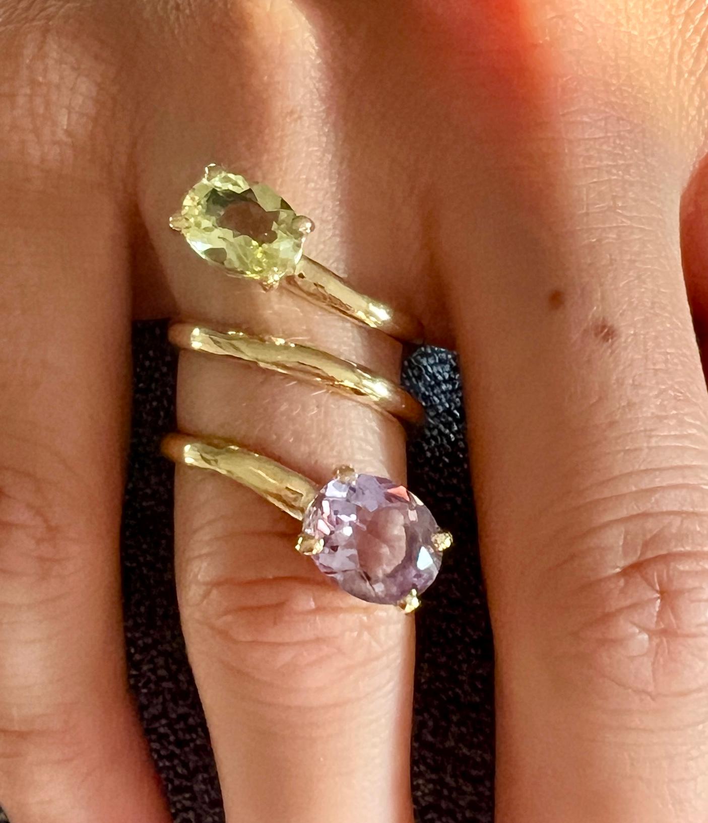 Anillo Contemporáneo de Cóctel Elegante de Oro Amarillo de 18 Kt con Piedras Naturales en venta 3