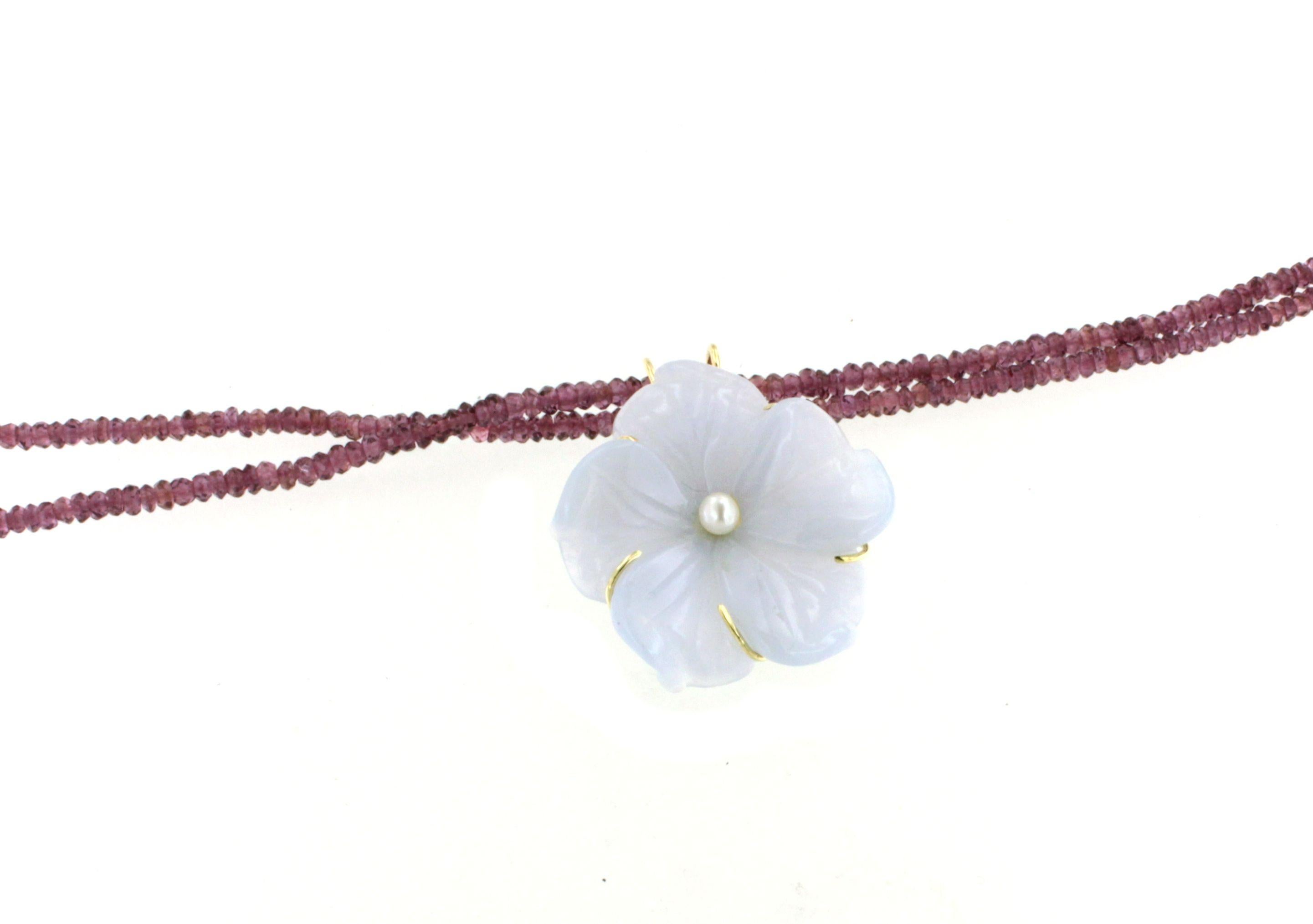Moderne Collier pendentif cocktail élégant en or jaune 18Kt avec Natural Elegance Stone en vente