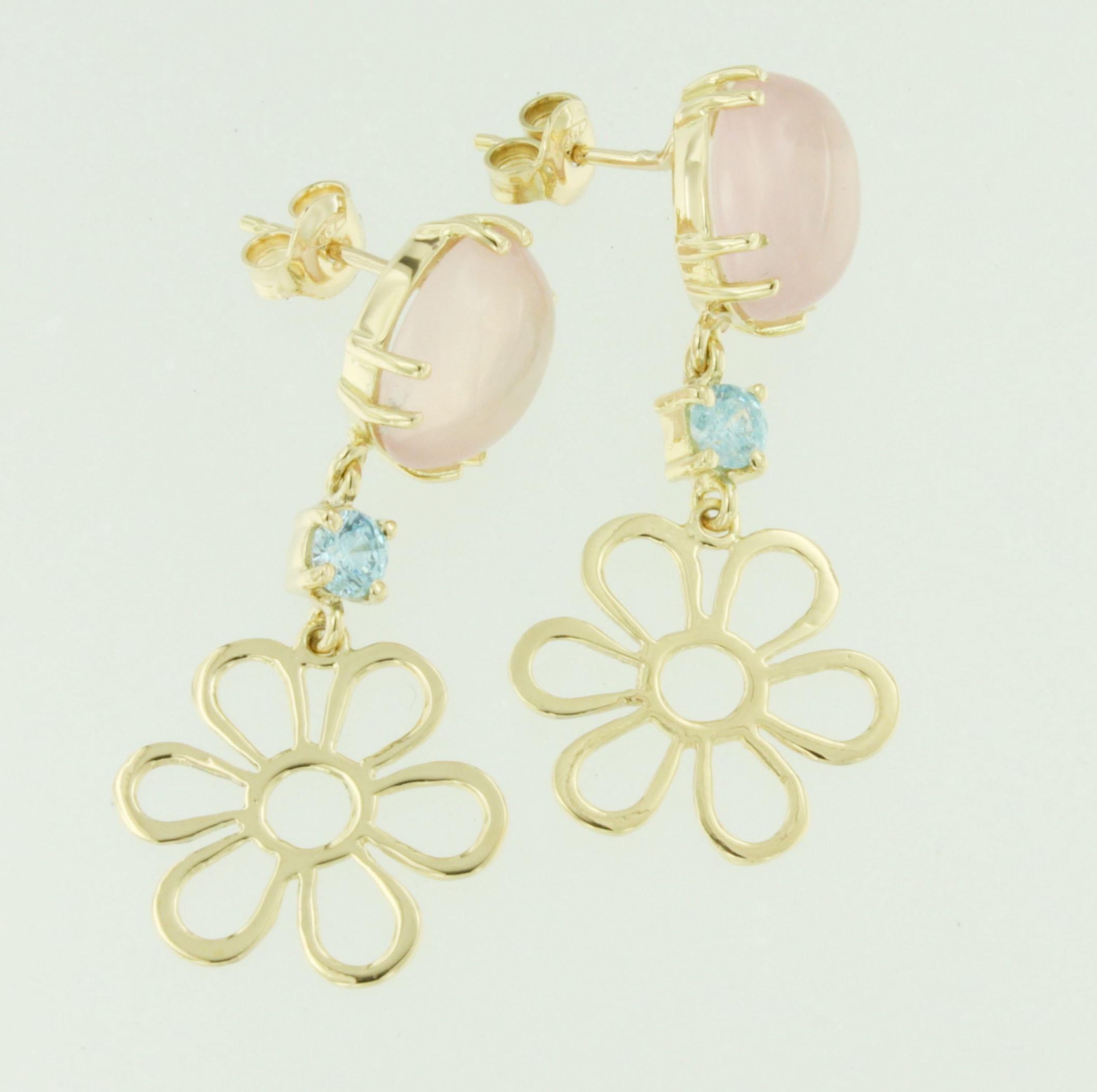 Moderno Orecchini in oro giallo 18Kt con pietre naturali, moderni, senza tempo, unici e classici. in vendita