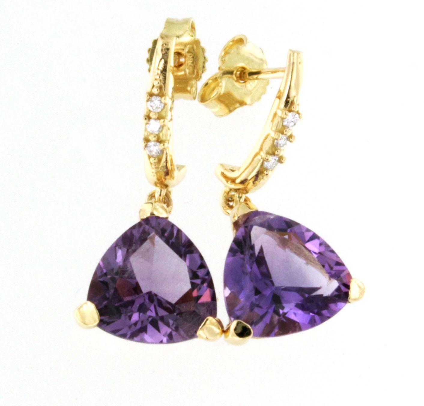 Moderno Orecchini a leva di moda in oro giallo 18Kt con pietre naturali e diamanti bianchi in vendita