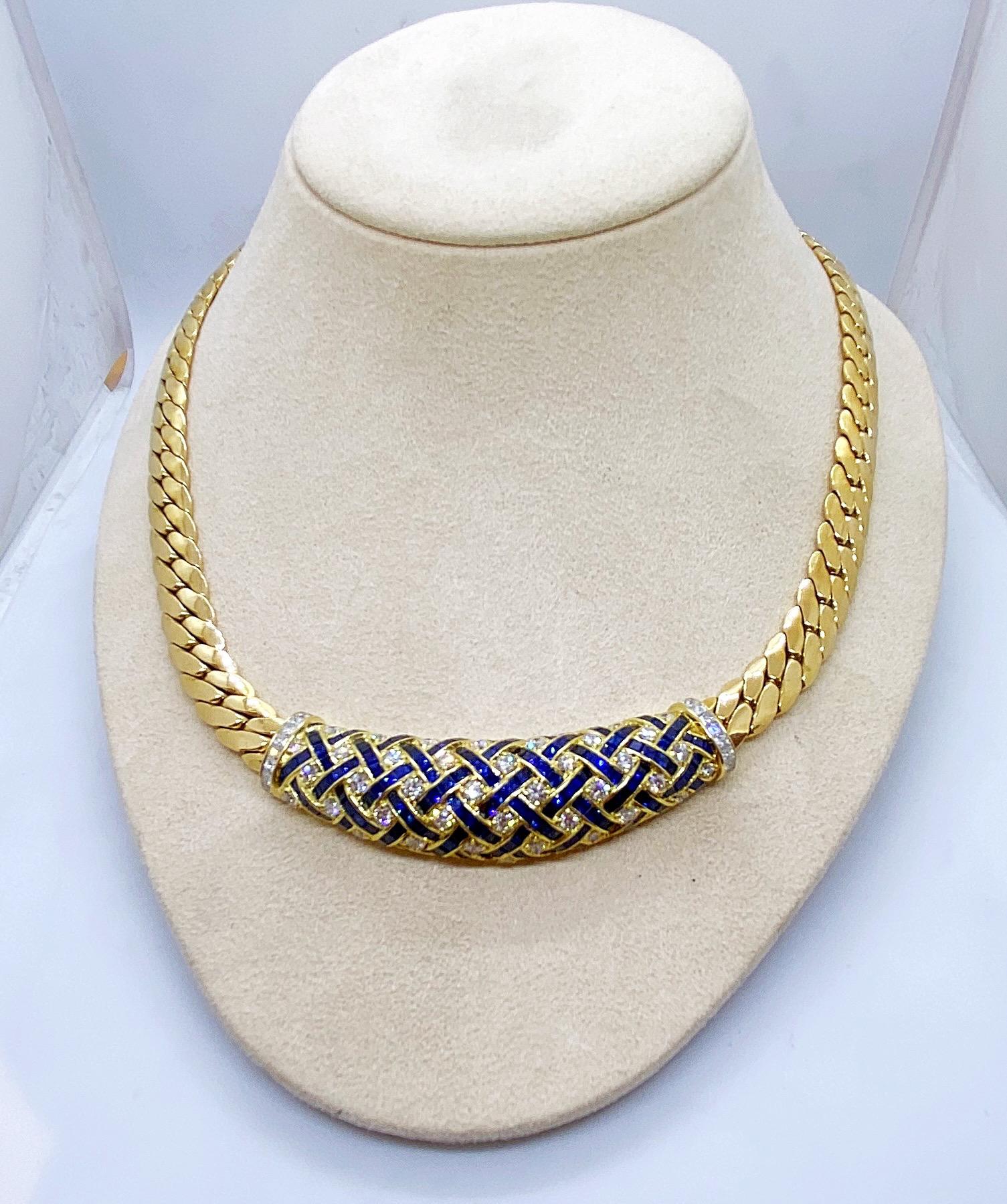 Contemporary 18 Karat Gold Necklace with Basket Weave Diamonds and Blue Sapphires Center For Sale