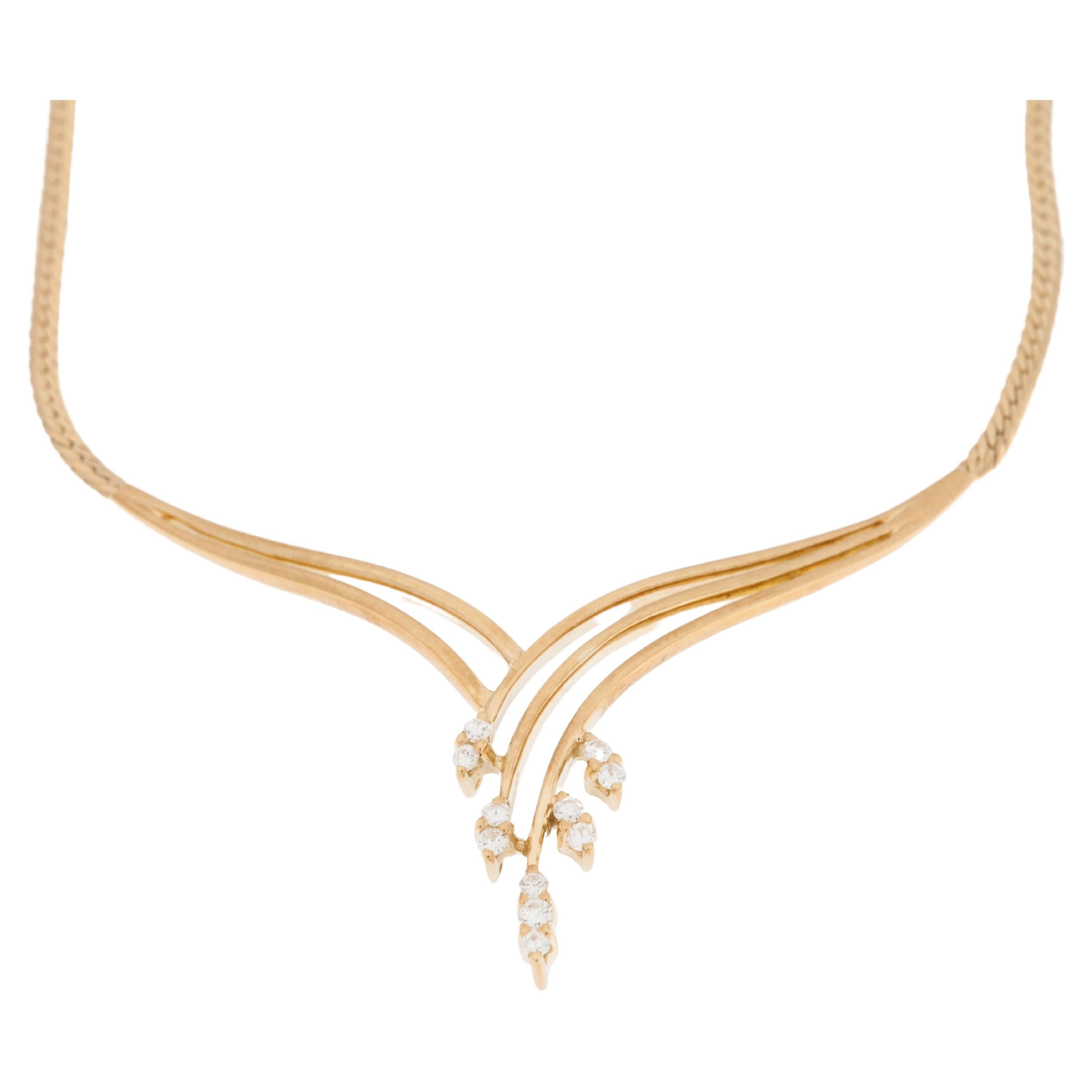 18 Karat Gelbgold Halskette mit Diamanten im Angebot