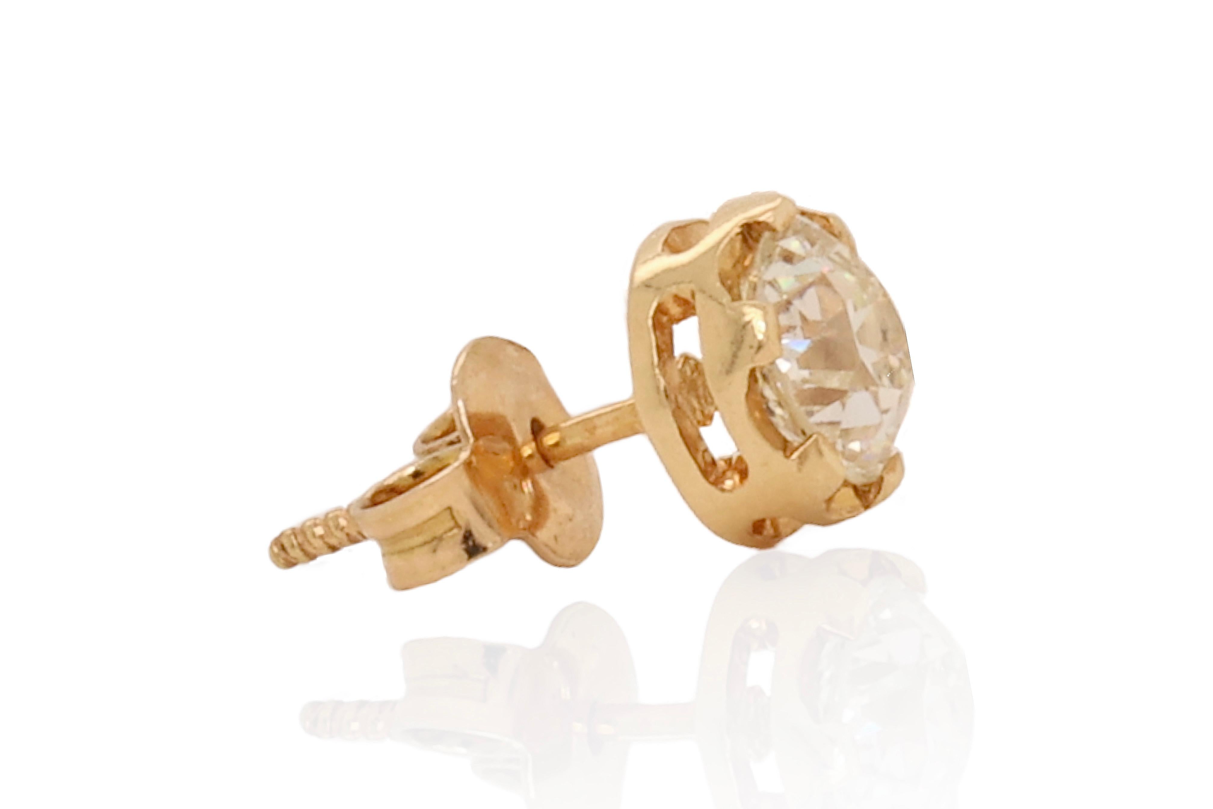 Clous d'oreilles en or jaune 18 carats sertis de diamants taille vieille mine de 2 carats en vente 1