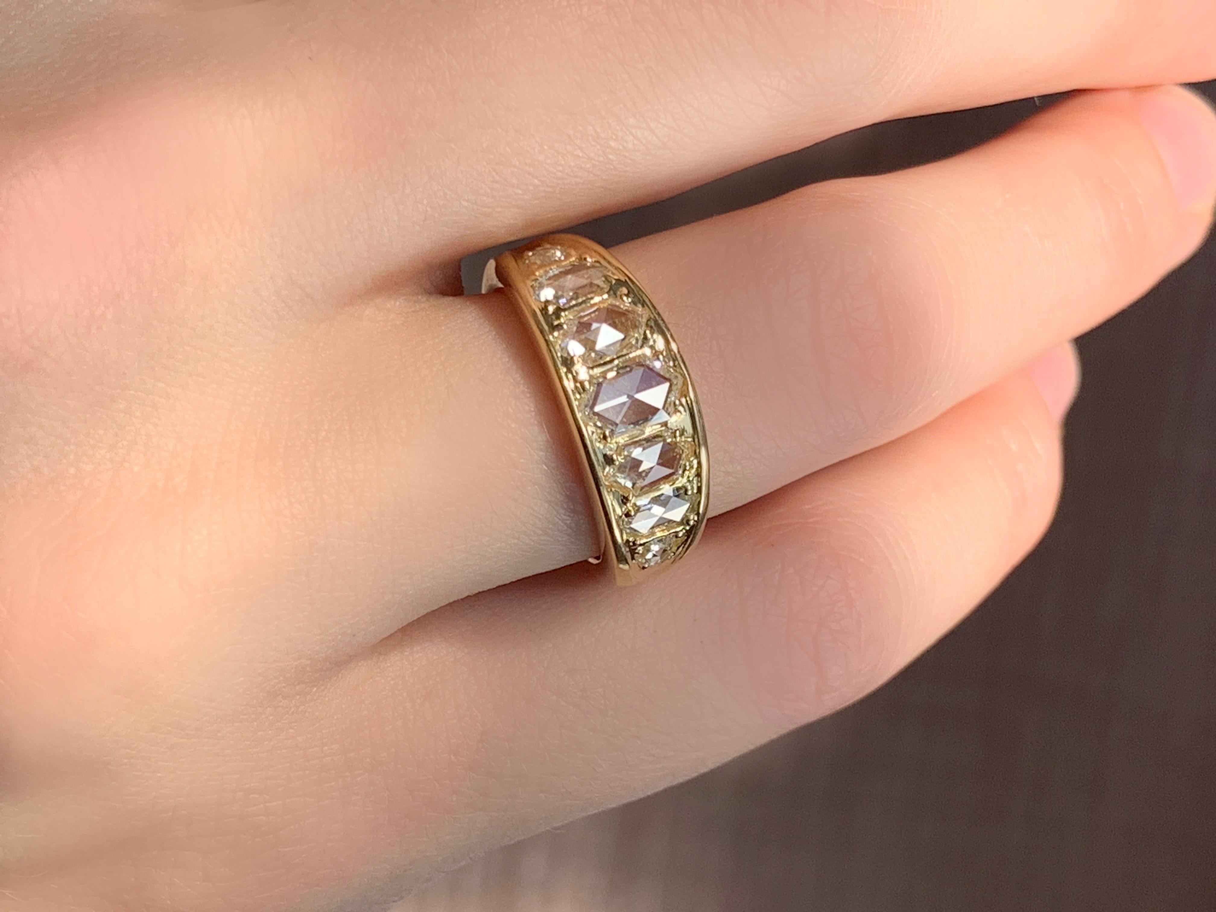 18kt Yellow Gold OOAK Band Ring with Hexagonal White Rose Cut Diamonds In New Condition For Sale In Weehawken, NJ