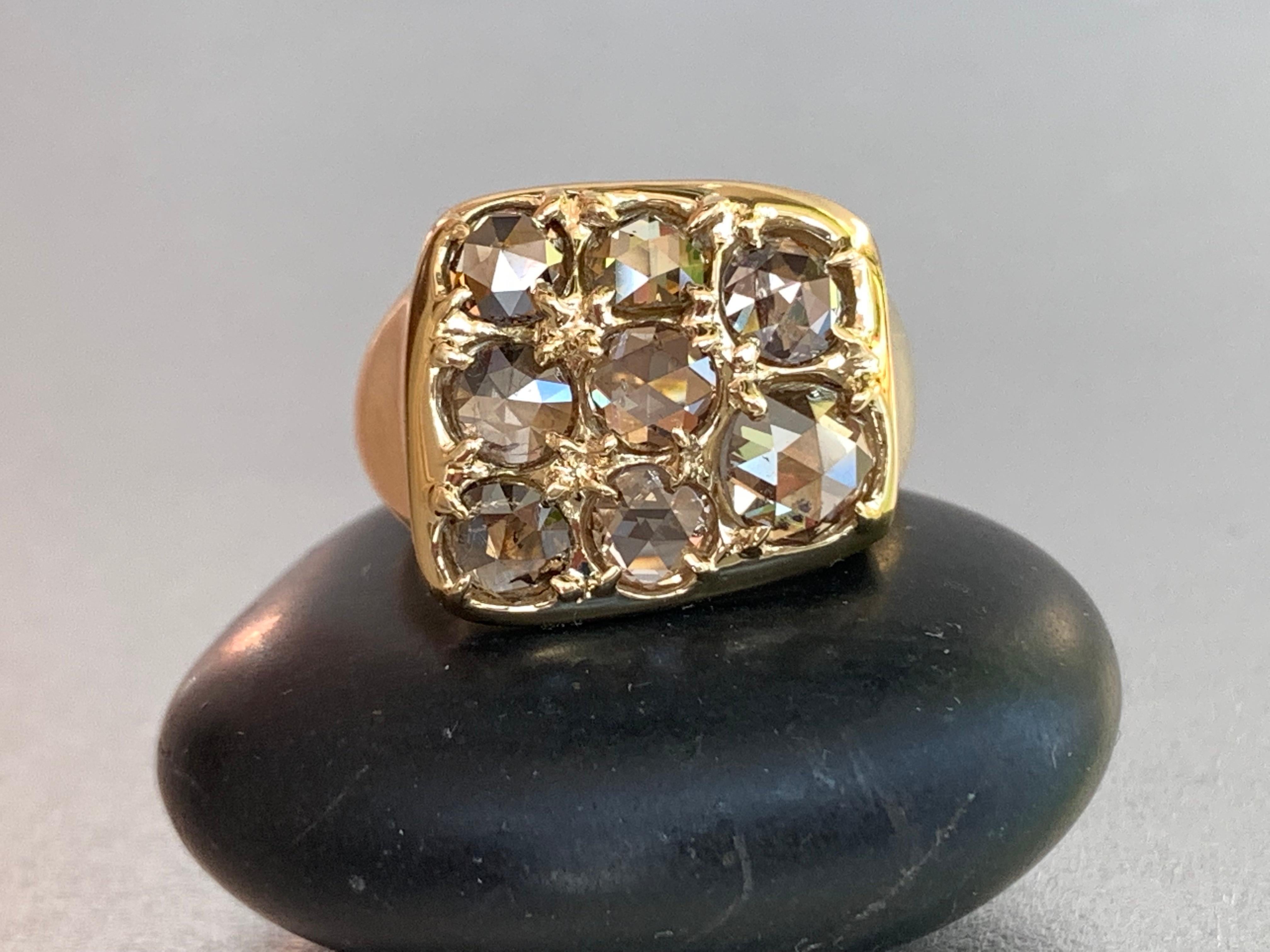 Breiter 18 Karat Gelbgold Cluster-Ring mit schokoladenbraunen Diamanten im Rosenschliff im Angebot 3