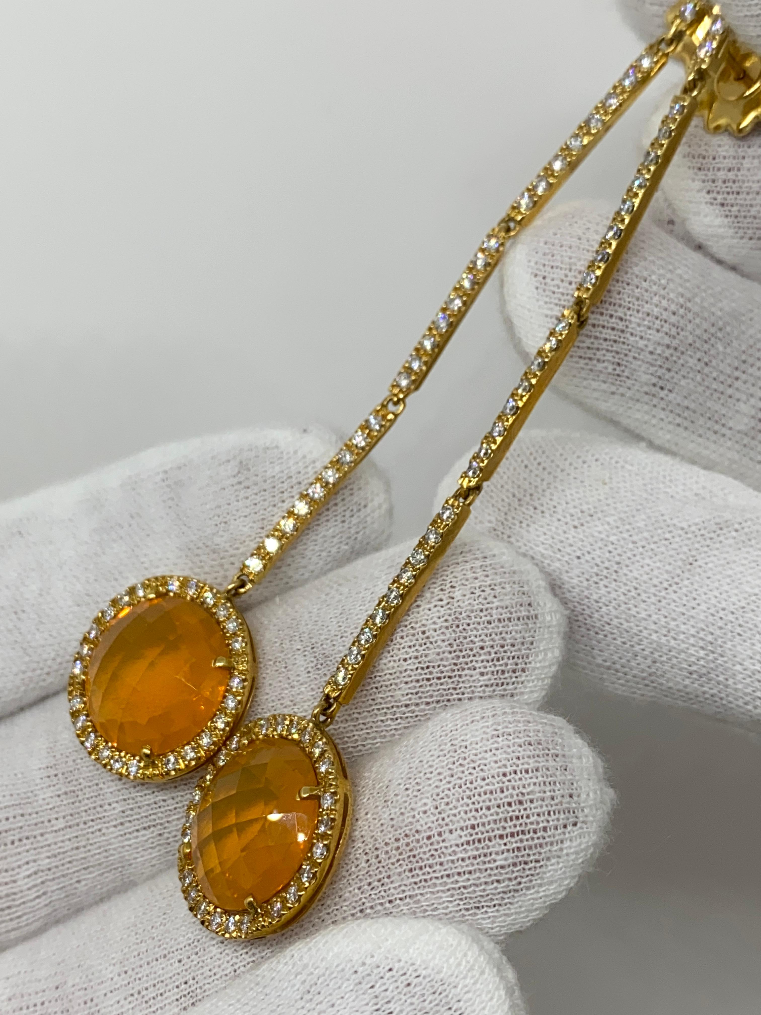 18 Karat Yellow Gold Orange Opal & 2.17 Carat White Diamonds In New Condition For Sale In Bergamo, BG