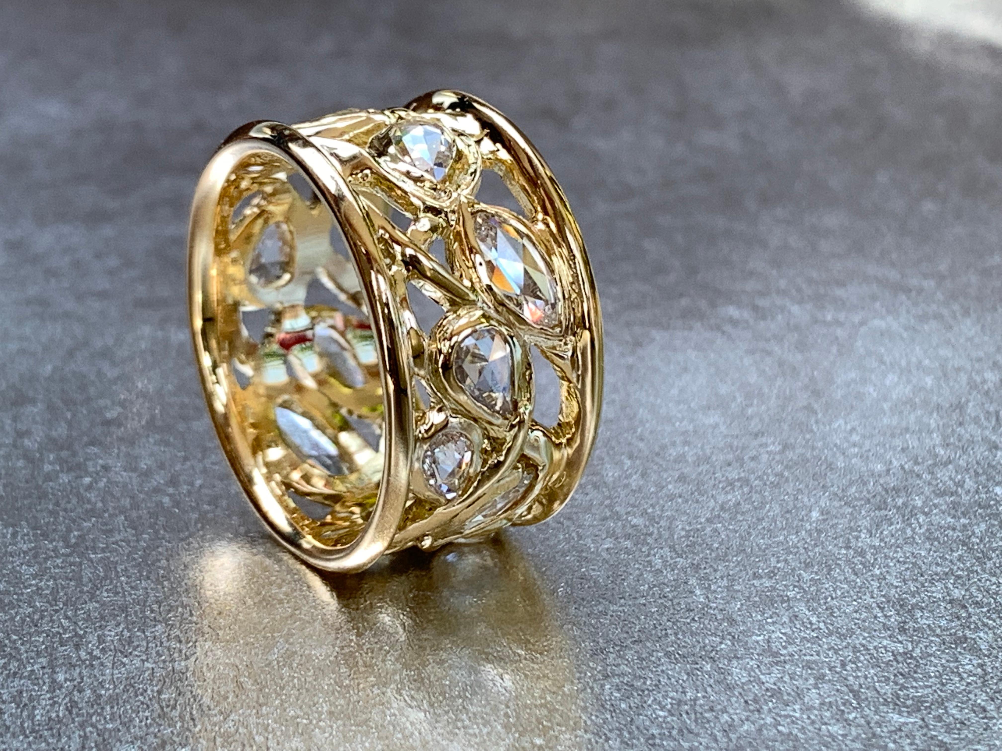 18kt Yellow Gold Organically Sculpted Wide Band Ring w/ White Rose Cut Diamonds In New Condition For Sale In Weehawken, NJ
