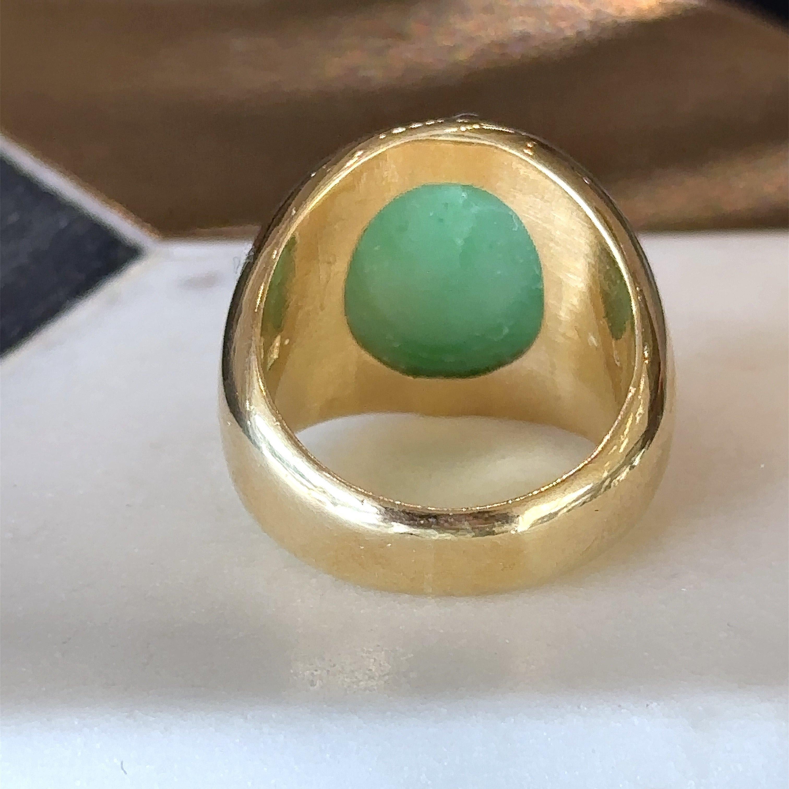 18KT Yellow Gold Oval Cabochon Jade Signet Ring For Sale 1