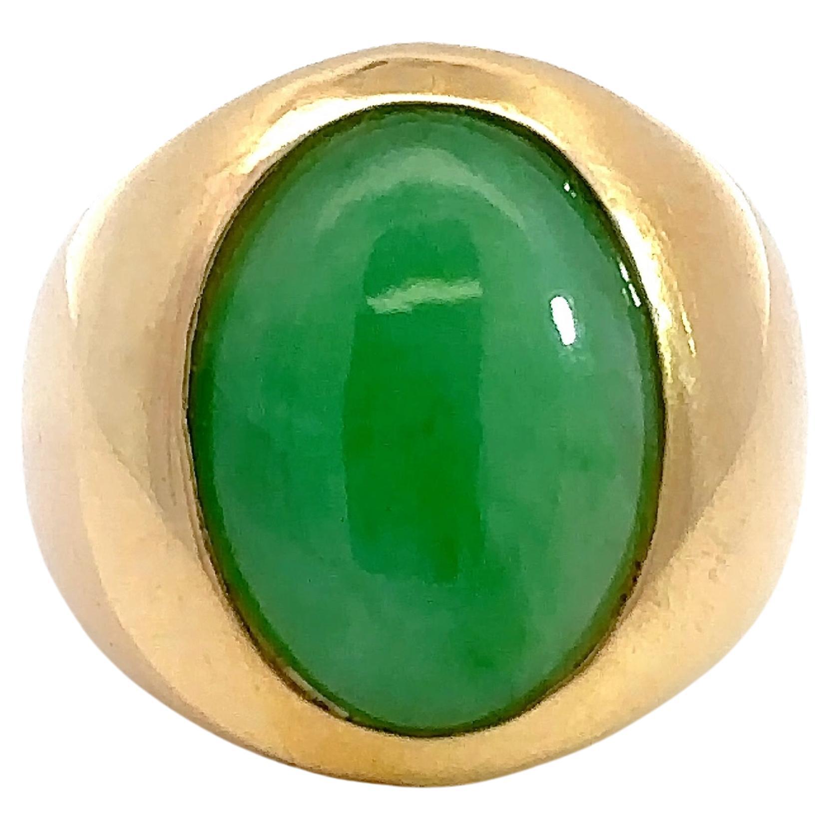 18KT Yellow Gold Oval Cabochon Jade Signet Ring For Sale