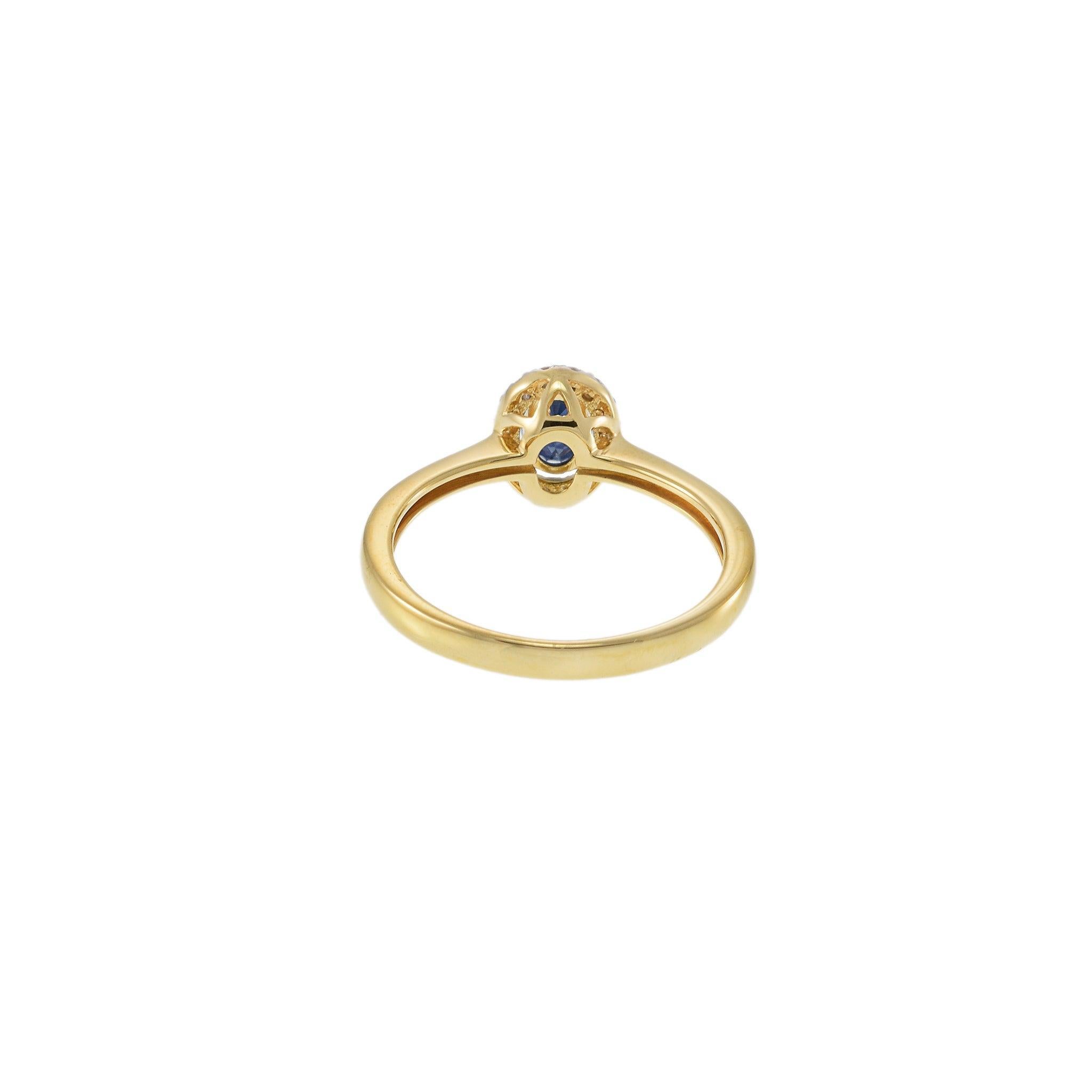Bague halo en or jaune 18KT avec saphir ovale et diamant en vente 1