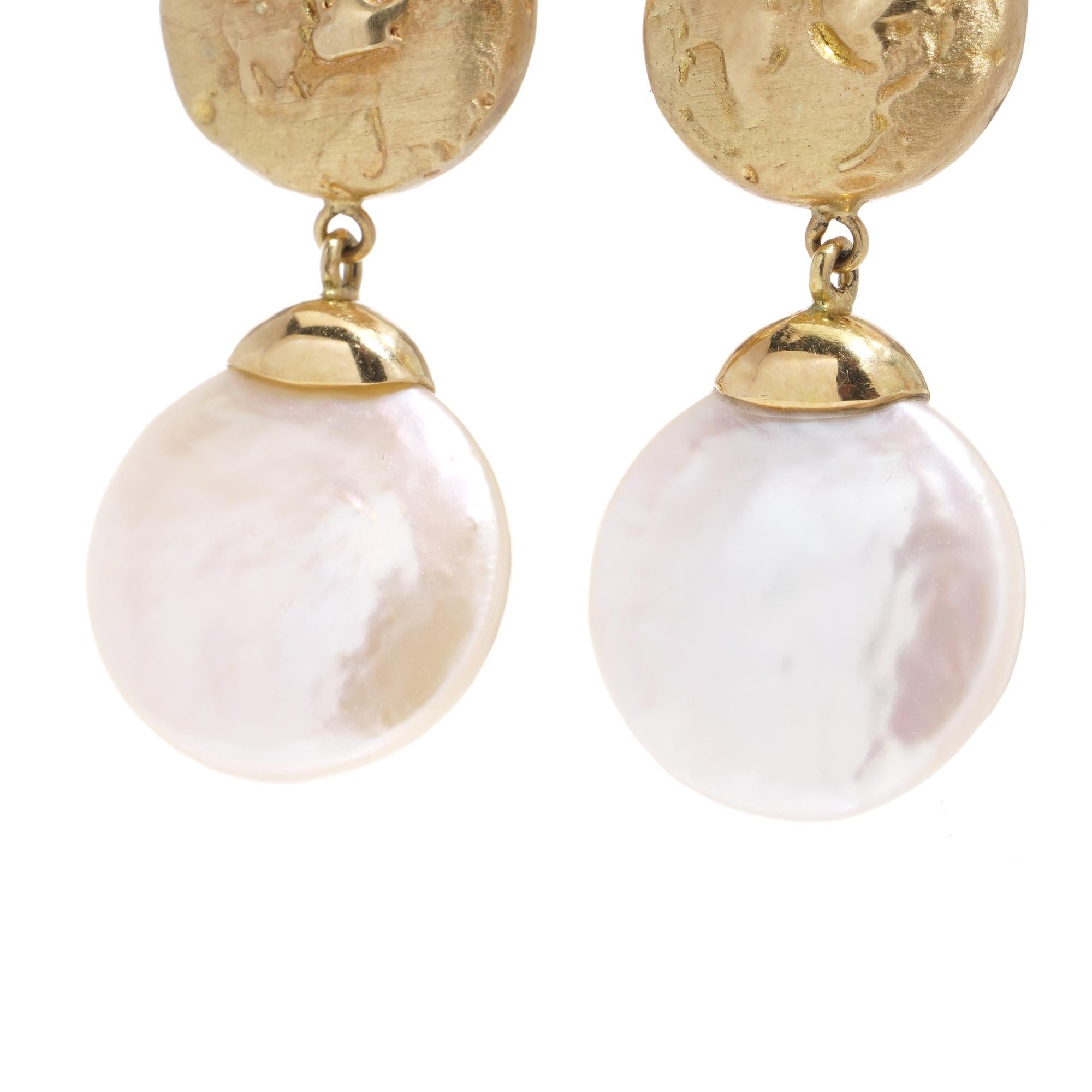 Round Cut 18kt yellow gold pair of dangle earrings with Freshwater Coin Pearls For Sale