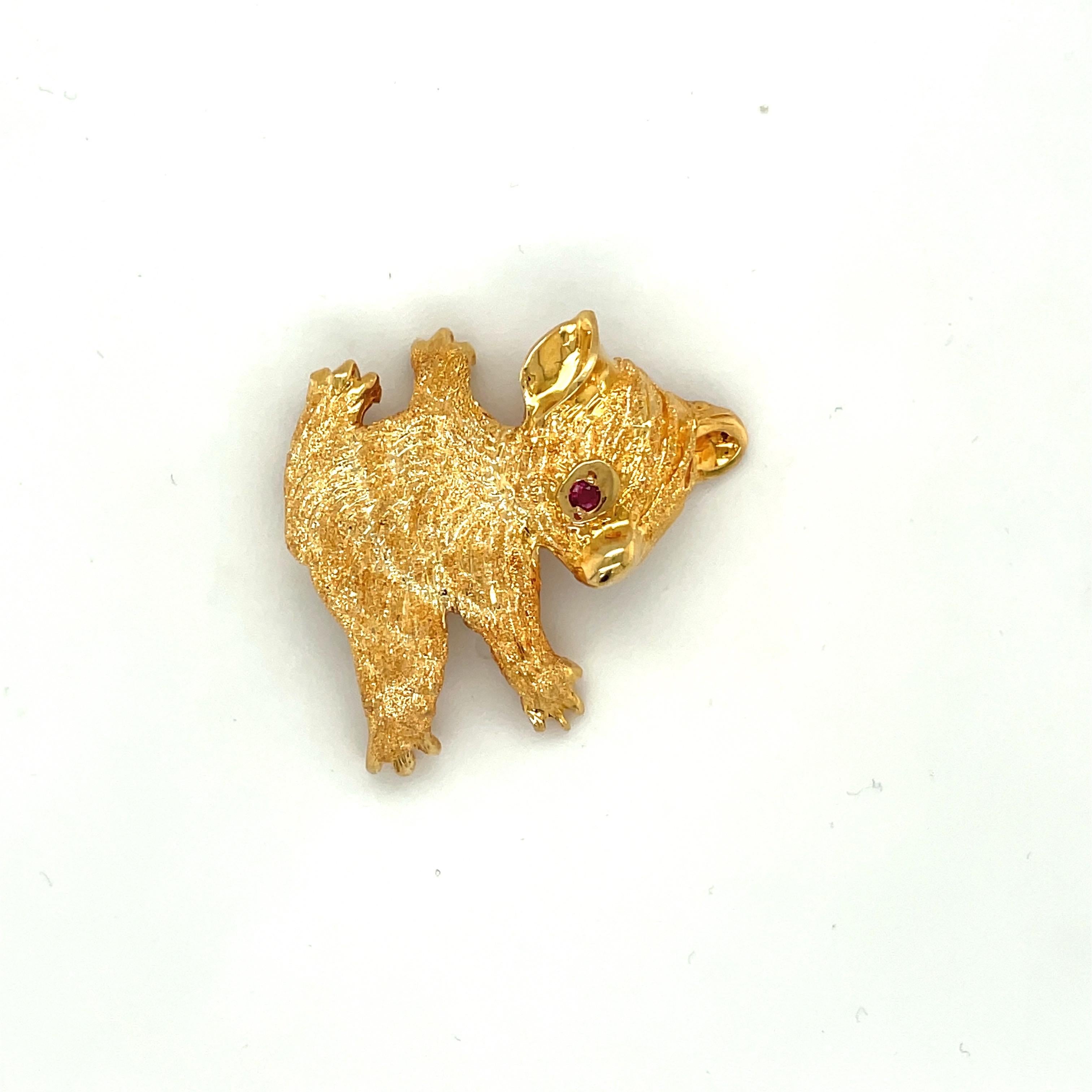 18KT Yellow Gold Panda Brooch with Ruby Eye For Sale 1
