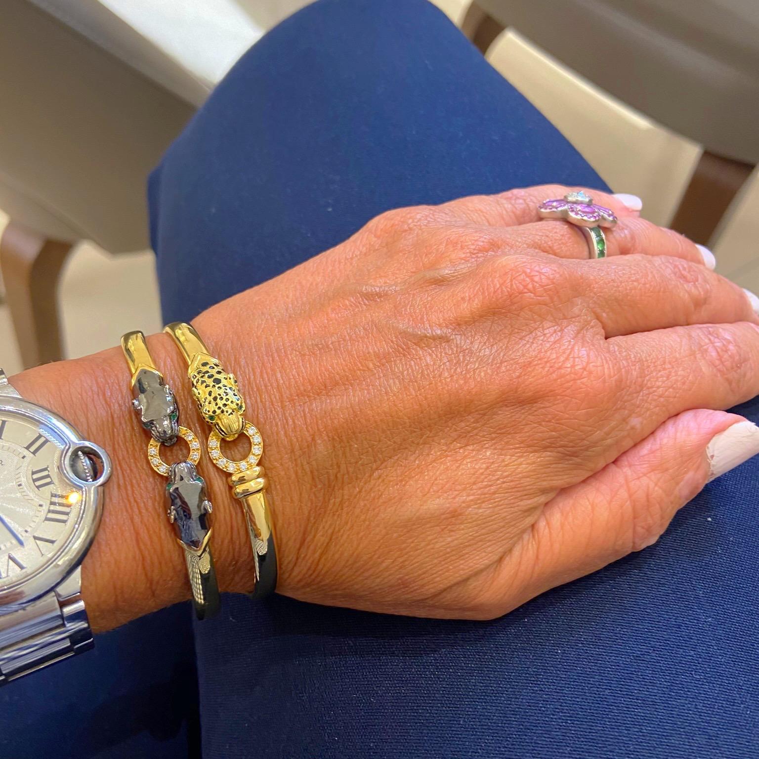 Retro 18 Karat Gold Panther Head Bangle Bracelet with Diamonds, Emeralds and Enamel