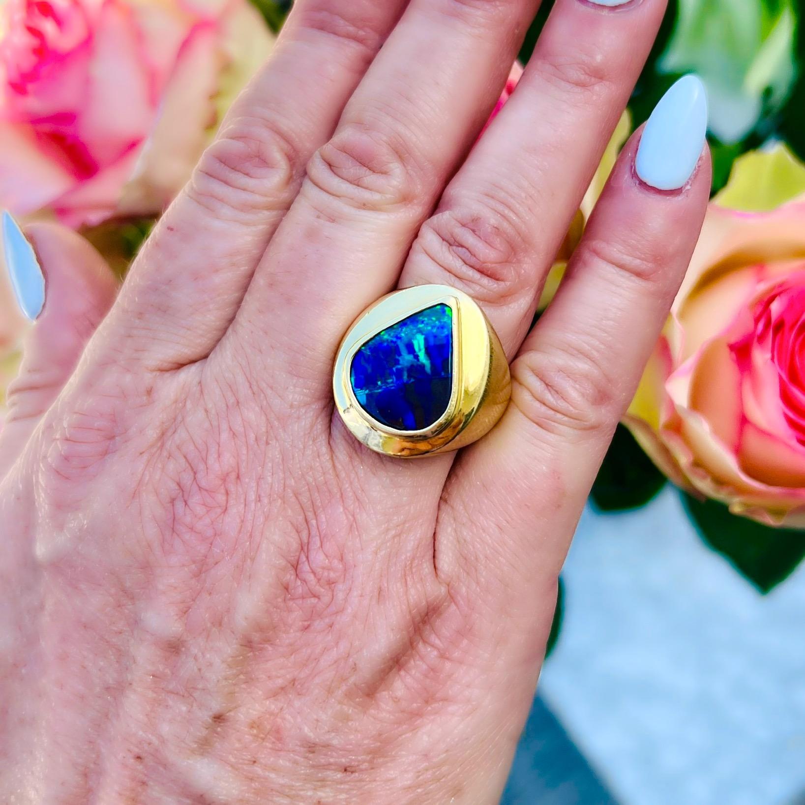 18kt Yellow Gold Pear Shaped Australian Opal Ring For Sale 1