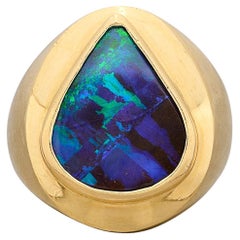 Vintage 18kt Yellow Gold Pear Shaped Australian Opal Ring