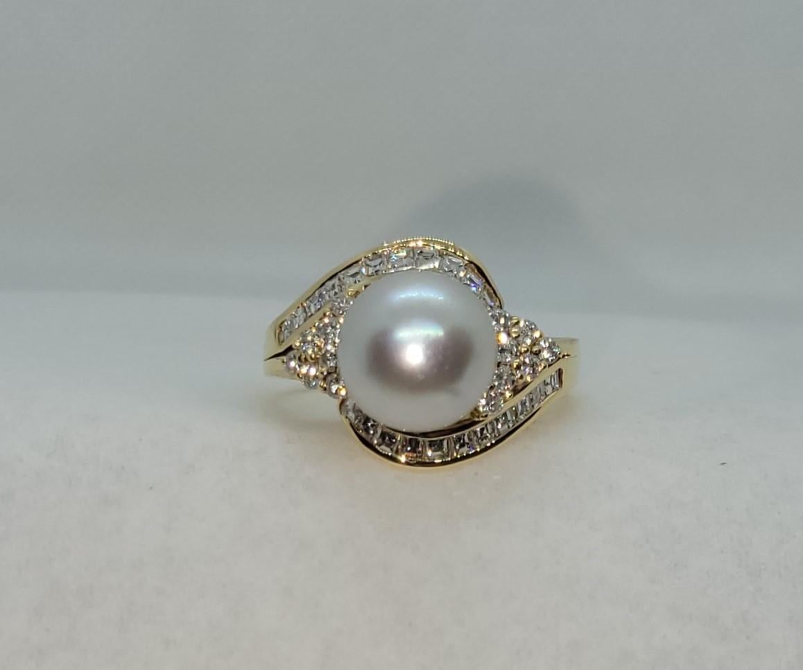 18kt Yellow Gold Pearl Diamond Ring, 10.5mm Silver White Pearl, .65cttw, 9.25 Sz In Good Condition For Sale In San Diego, CA