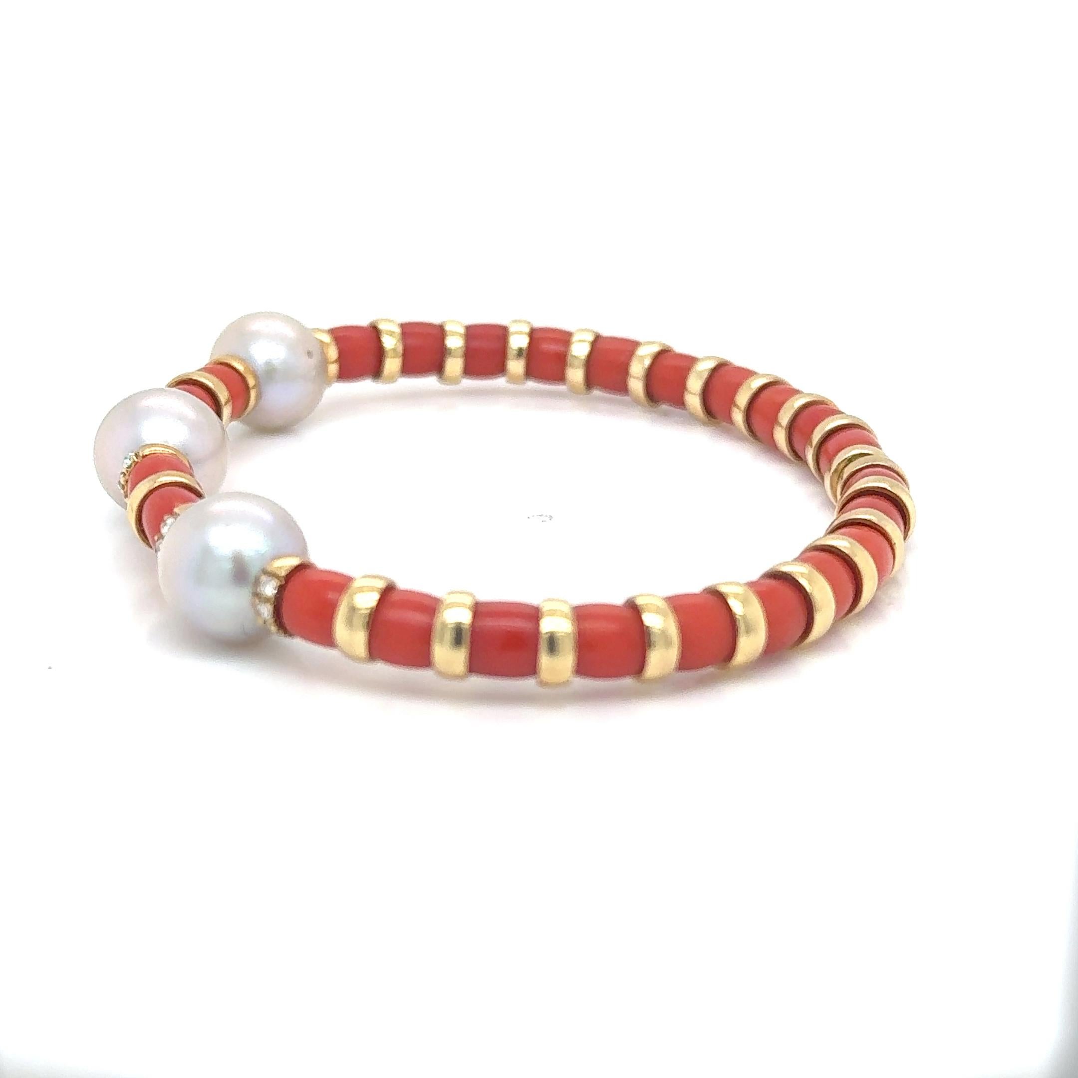 Round Cut 18Kt Yellow Gold Pearls and Coral Bracelet with Diamonds For Sale
