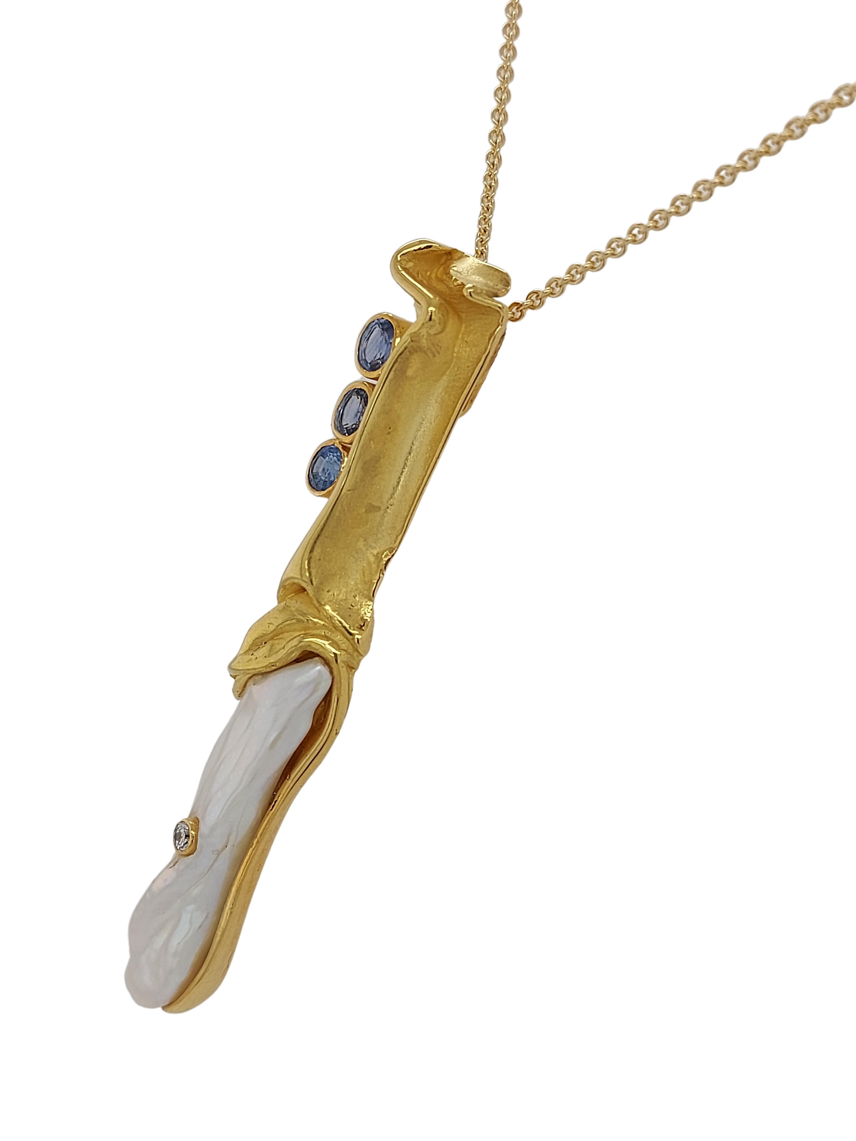 Artisan De Saedeleer Pendentif/collier en or jaune 18 carats avec perles, diamants et saphirs en vente