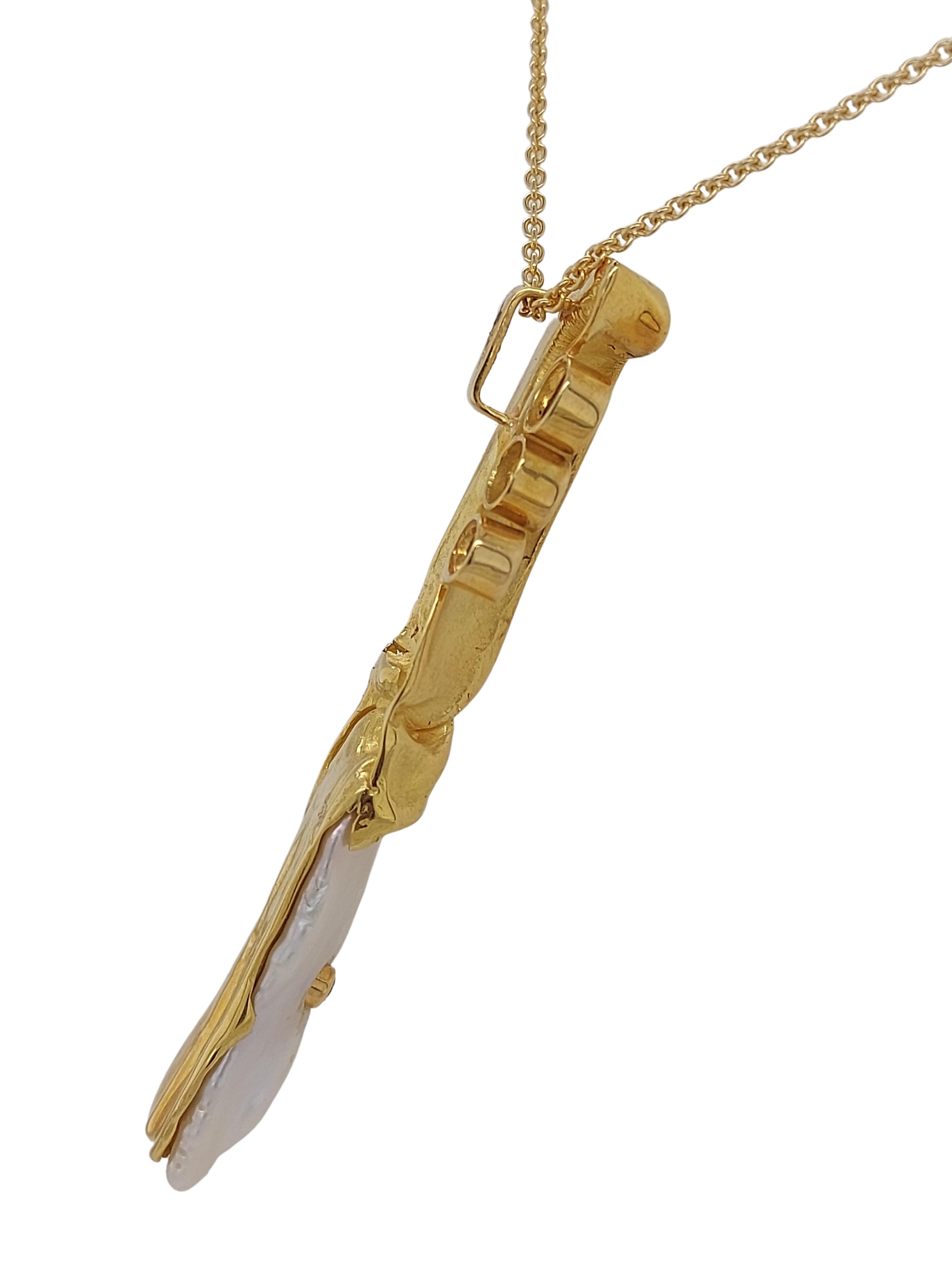 Taille brillant De Saedeleer Pendentif/collier en or jaune 18 carats avec perles, diamants et saphirs en vente