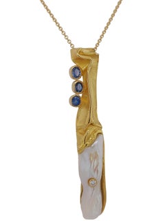 18kt Yellow Gold Pendant /Necklace by De Saedeleer with Pearl, Diamond, Sapphire