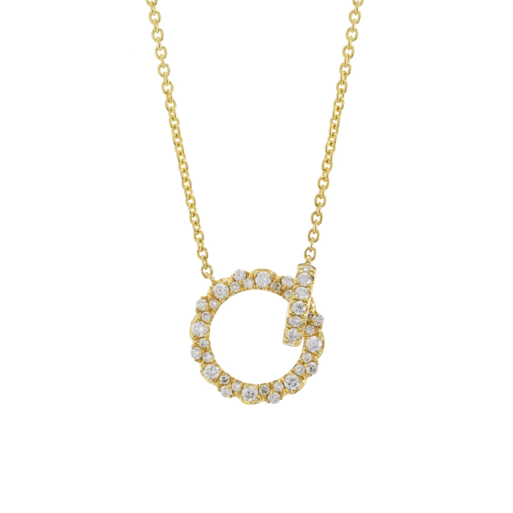 Ciondolo in oro giallo 18KT con cerchio di diamanti eternità e serratura di diamanti. Con 0,22CT-TW G-VS di diamanti rotondi taglio brillante. Questo pendente è realizzato con la massima cura, utilizzando oro giallo 18KT e 0,22CT-TW di diamanti