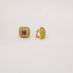 Ohrringe aus 18 Karat Gelbgold mit Peridot und Amethyst in Kissenform