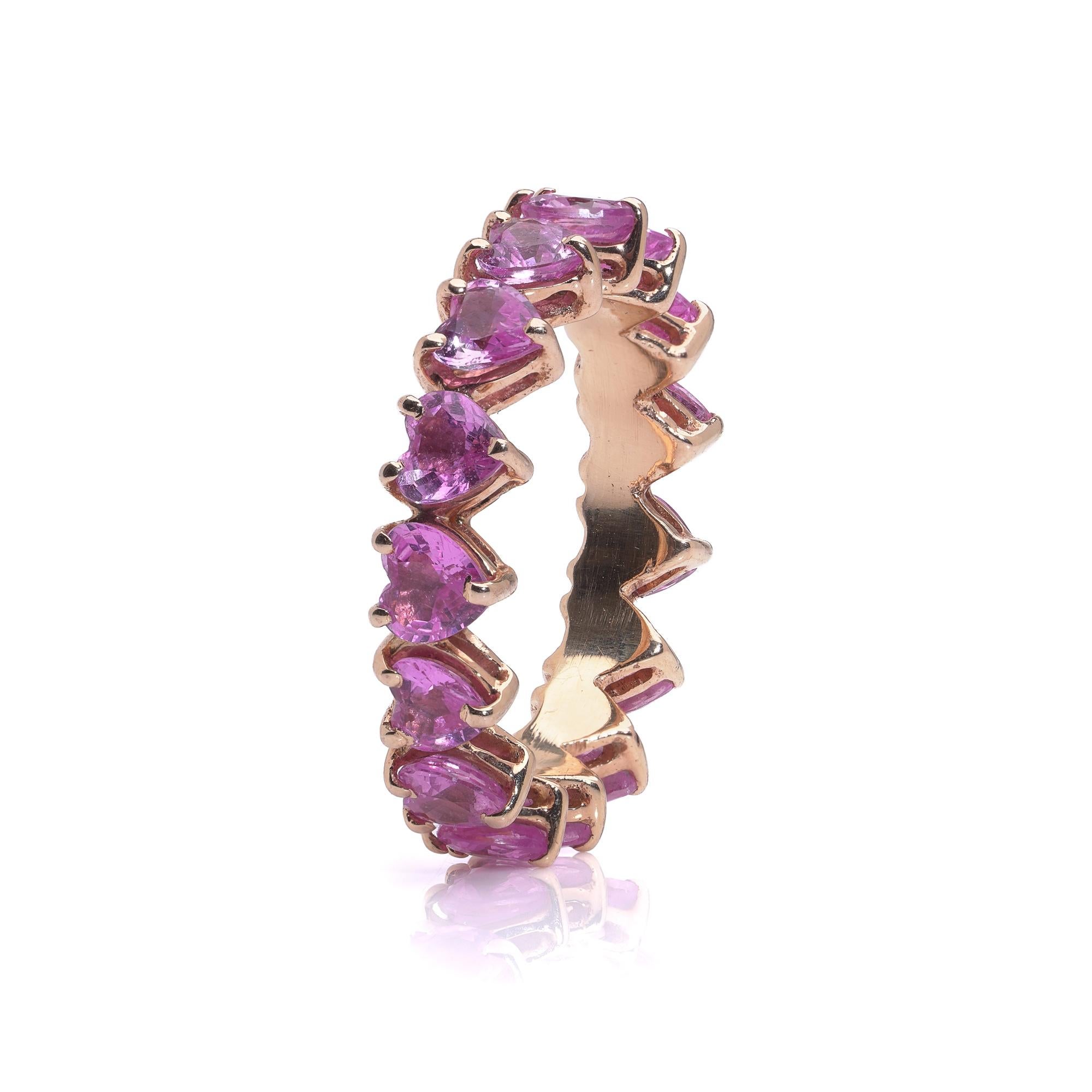 Donna Anello eternità con cuore di zaffiro rosa in oro giallo 18 carati in vendita