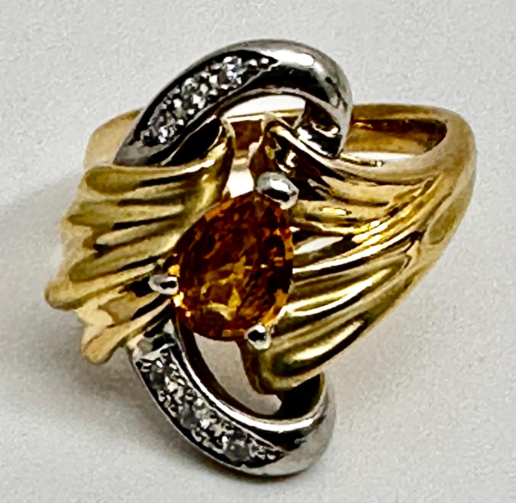 Pear Cut 18kt Yellow Gold ~ Platinum 900 ~ 6x8mm Citrine ~ 6 Diamonds ~ Ring Size 6 1/4 For Sale