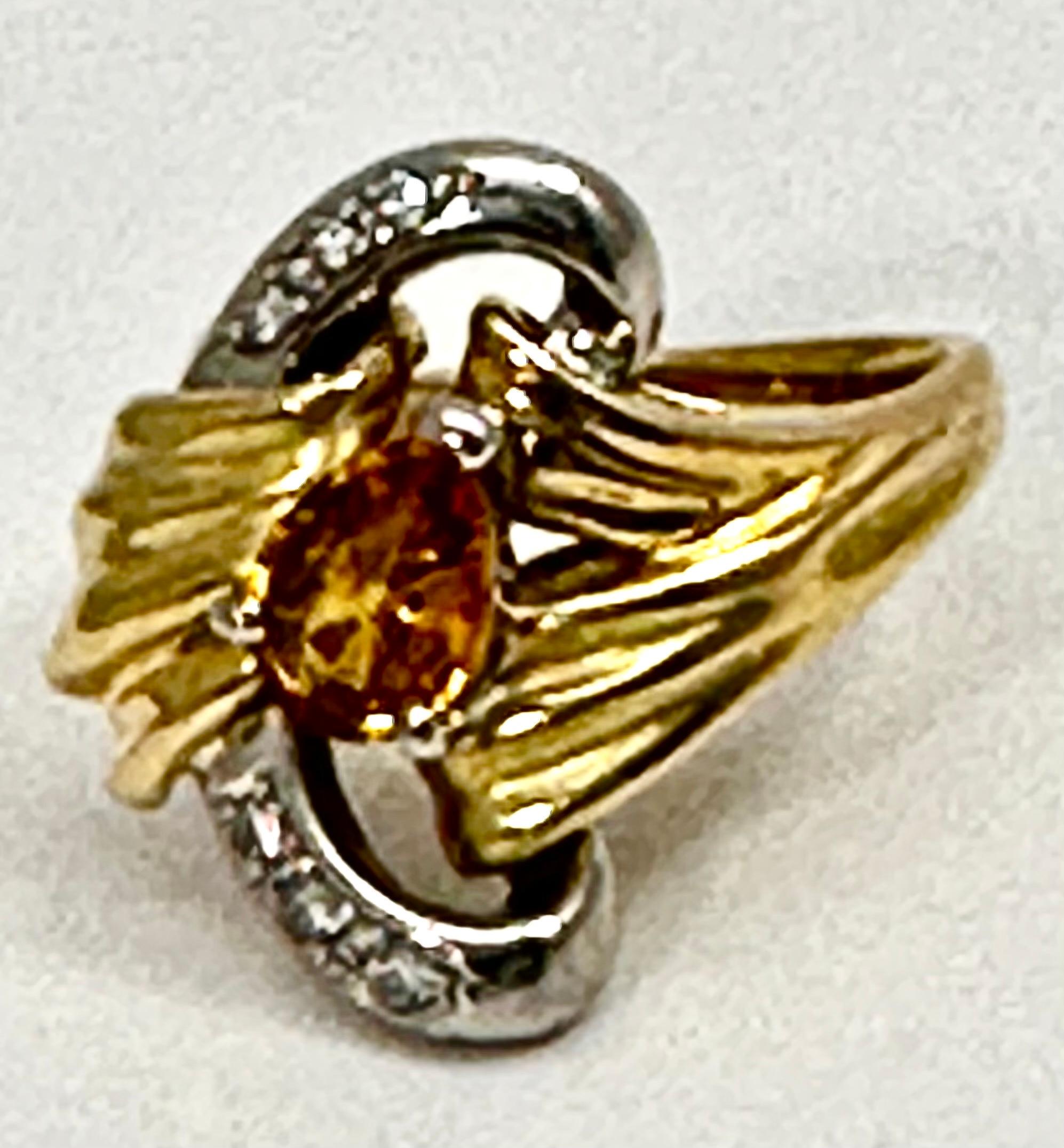 Women's 18kt Yellow Gold ~ Platinum 900 ~ 6x8mm Citrine ~ 6 Diamonds ~ Ring Size 6 1/4 For Sale