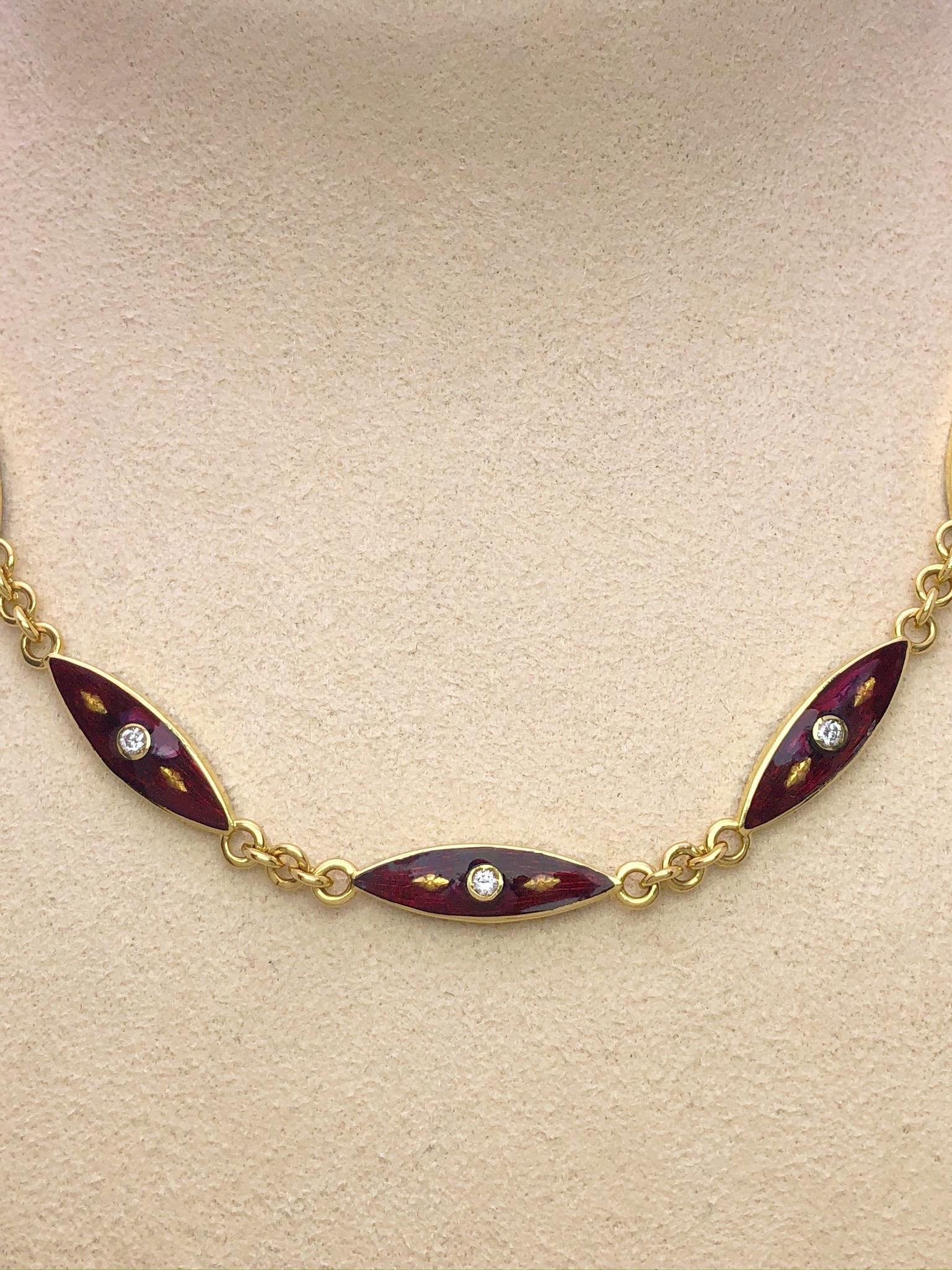 Art Nouveau Collana vintage in oro giallo 18 carati, smalto rosso e .80 carati di diamanti in vendita