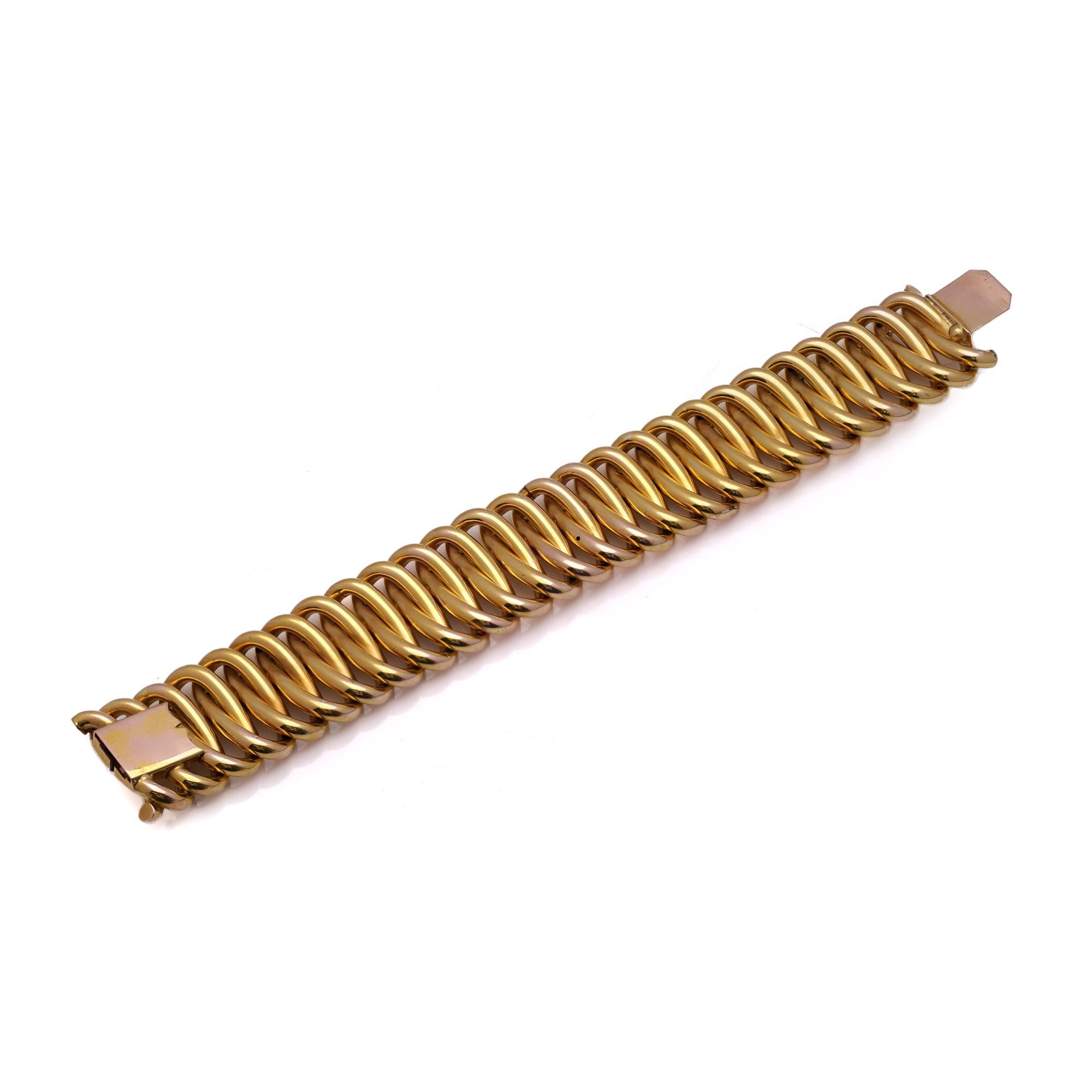Women's 18kt yellow gold Retro Gold Woven Design Bracelet For Sale