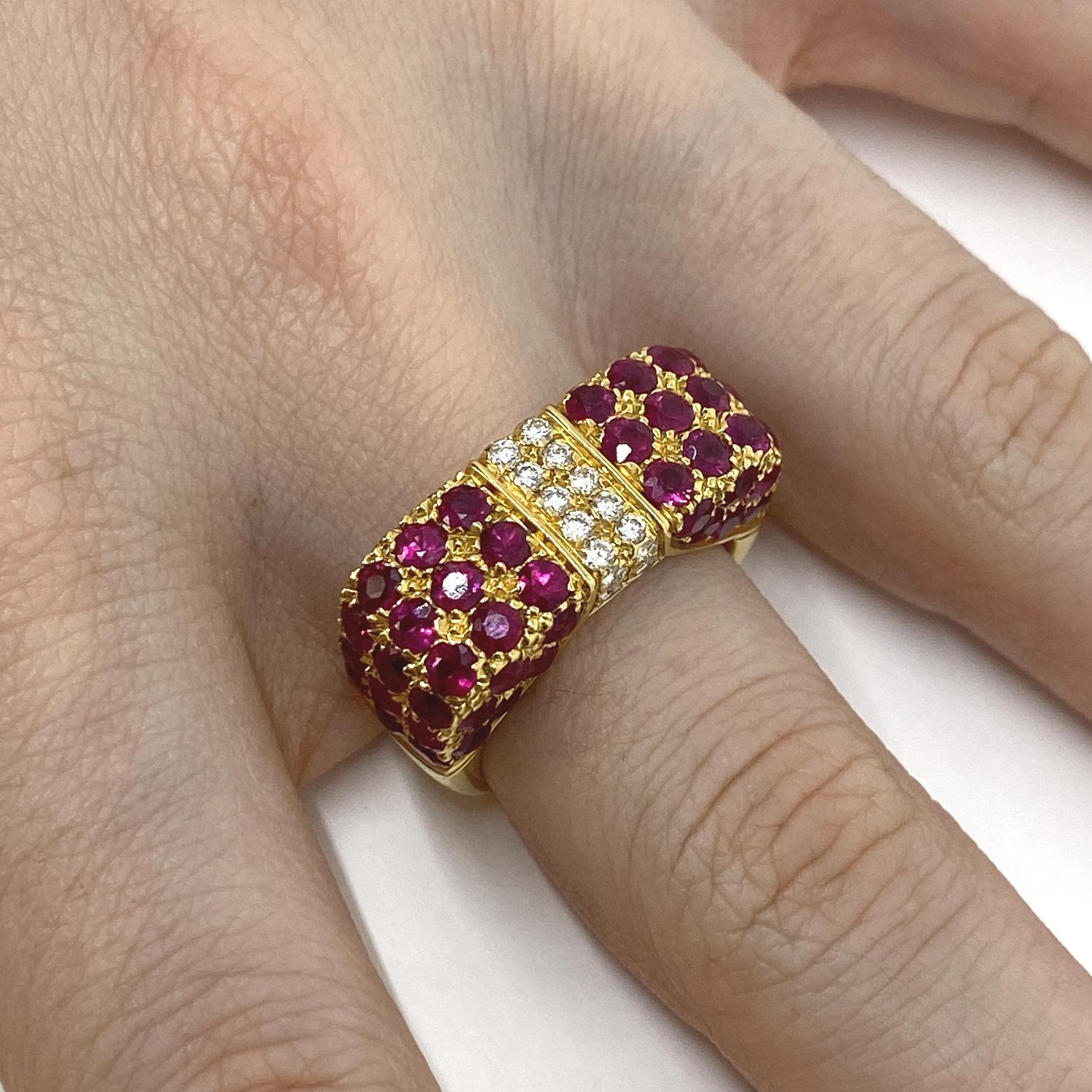 Women's 18 Karat Yellow Gold Ribbon Ring Brilliant Cut Rubies 5.90 Ct & Diamonds 0.40 Ct For Sale