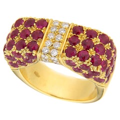 18 Karat Yellow Gold Ribbon Ring Brilliant Cut Rubies 5.90 Ct & Diamonds 0.40 Ct