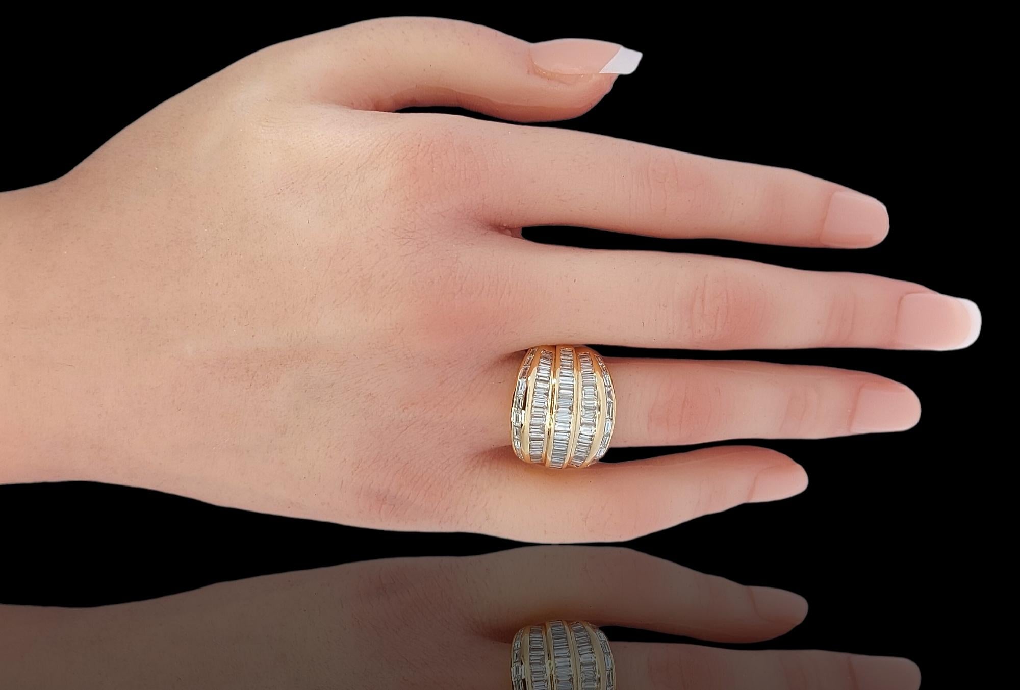 18kt Yellow Gold Ring 4.5 Carat, Baguette Cut Diamonds, Estate Sultan Oman For Sale 4