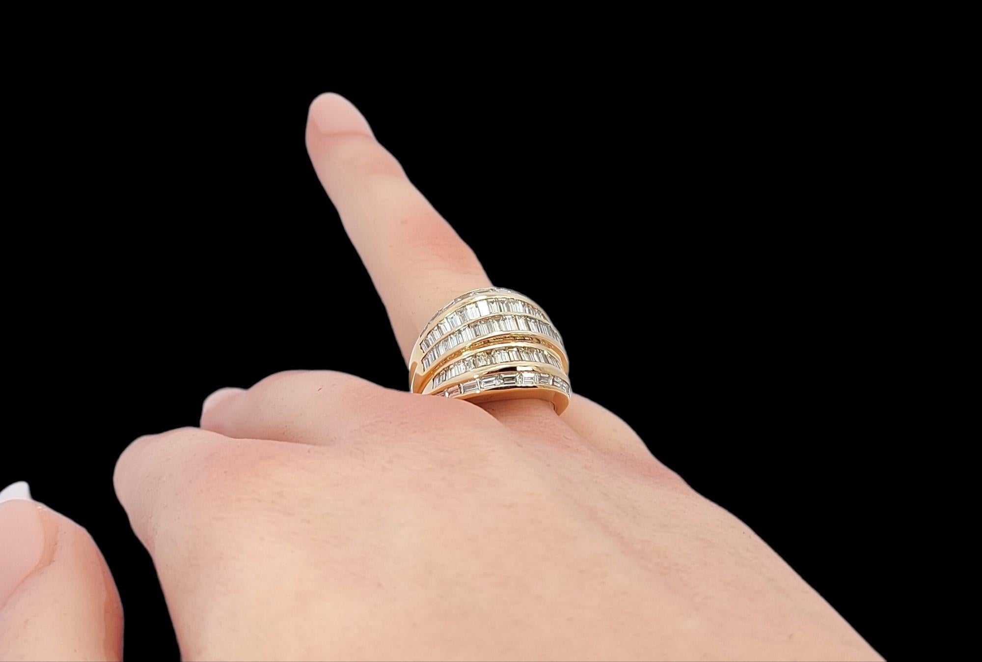 18kt Yellow Gold Ring 4.5 Carat, Baguette Cut Diamonds, Estate Sultan Oman For Sale 7