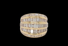 18kt Yellow Gold Ring 4.5 Carat, Baguette Cut Diamonds, Estate Sultan Oman