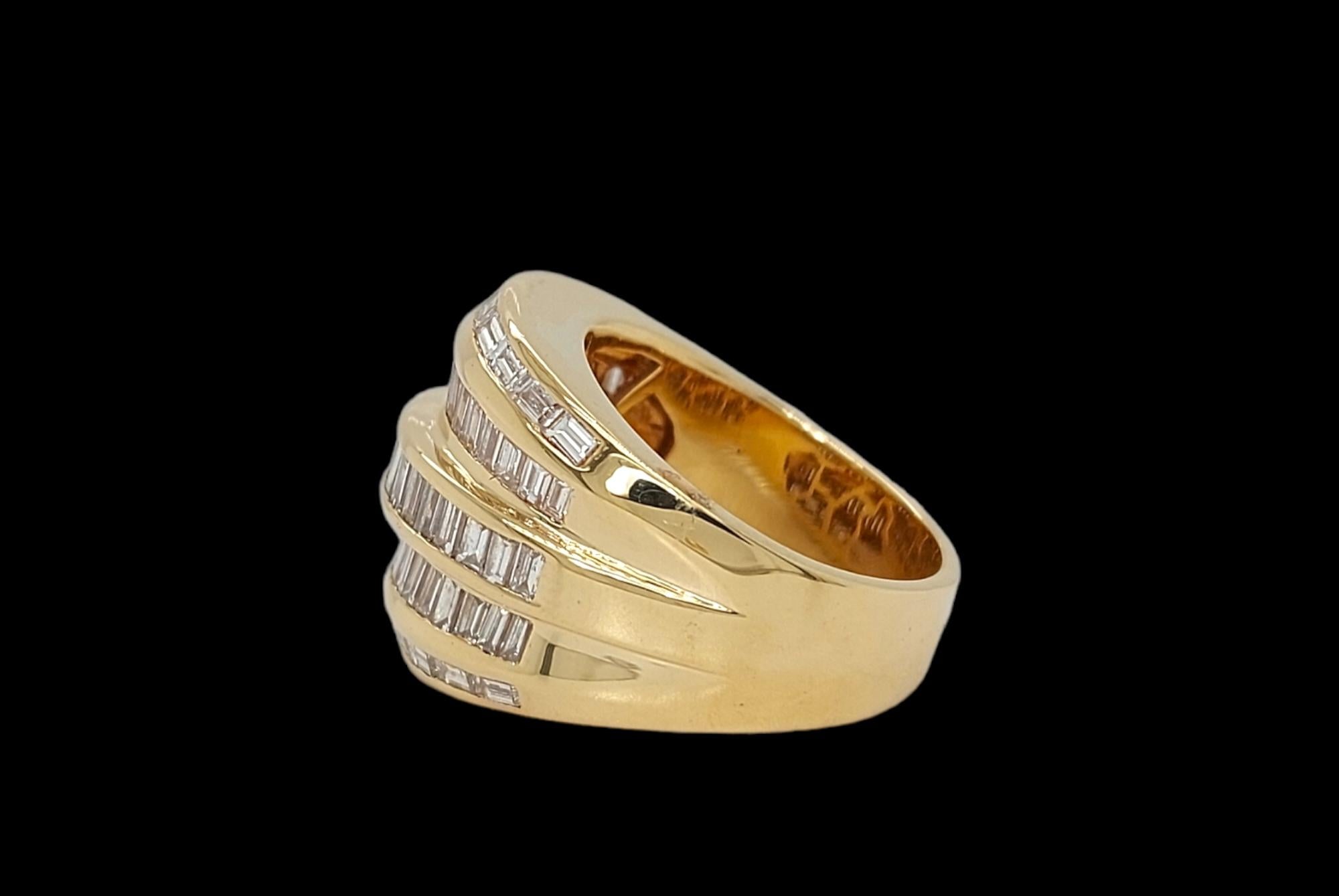 Artisan 18kt Yellow Gold Ring 4.5 Carat, Baguette Cut Diamonds, Estate Sultan Oman For Sale