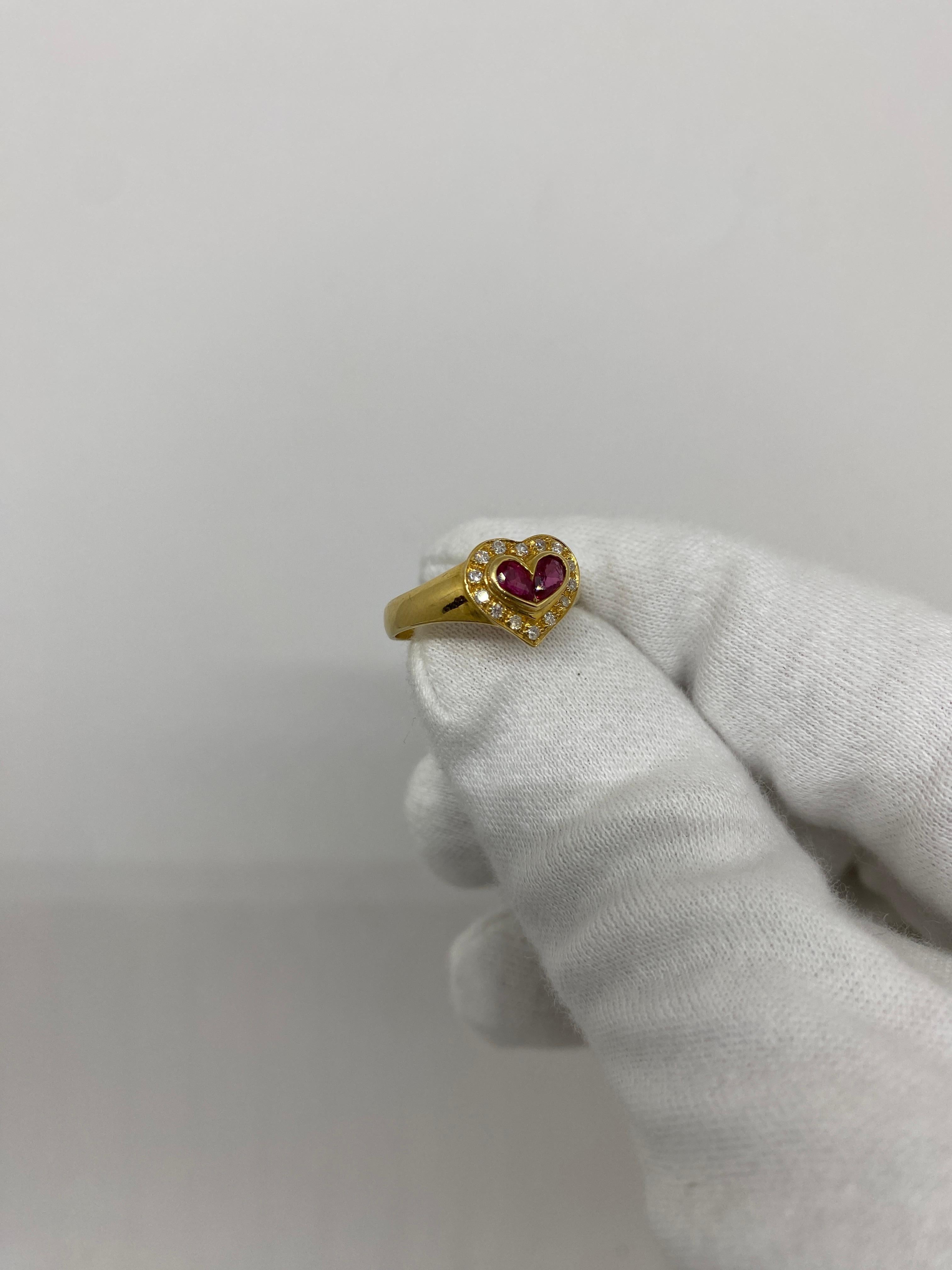 Pear Cut 18Kt Yellow Gold Ring Heart Pear-Cut Rubies & White Diamonds For Sale