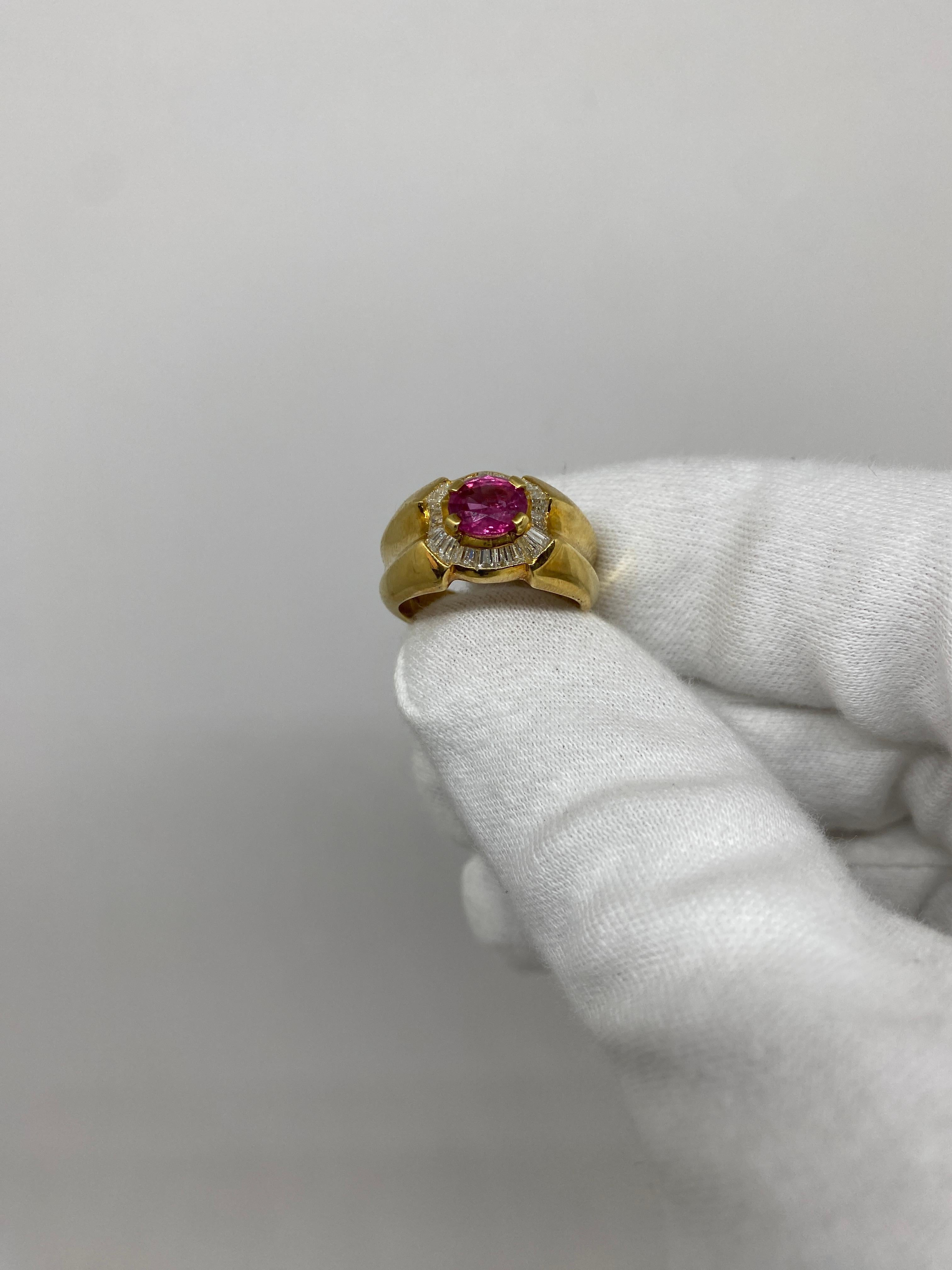 Oval Cut 18Kt Yellow Gold Ring Oval-Cut Ruby & White Baguette-Cut Diamonds For Sale