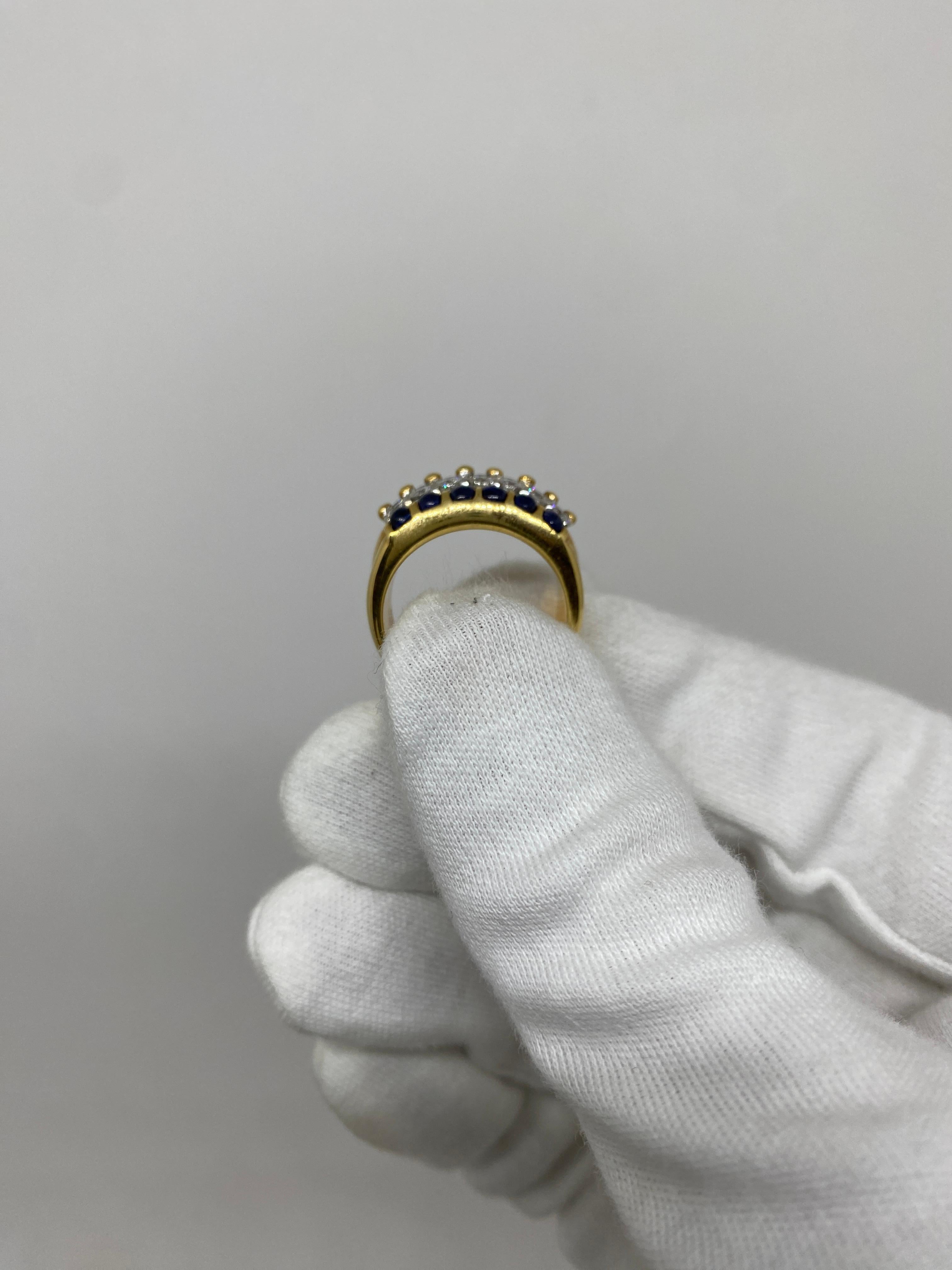 18Kt Yellow Gold Ring White Diamonds 1.10 ct & Cabochon-Cut Blue Sapphires 2.04 For Sale 2