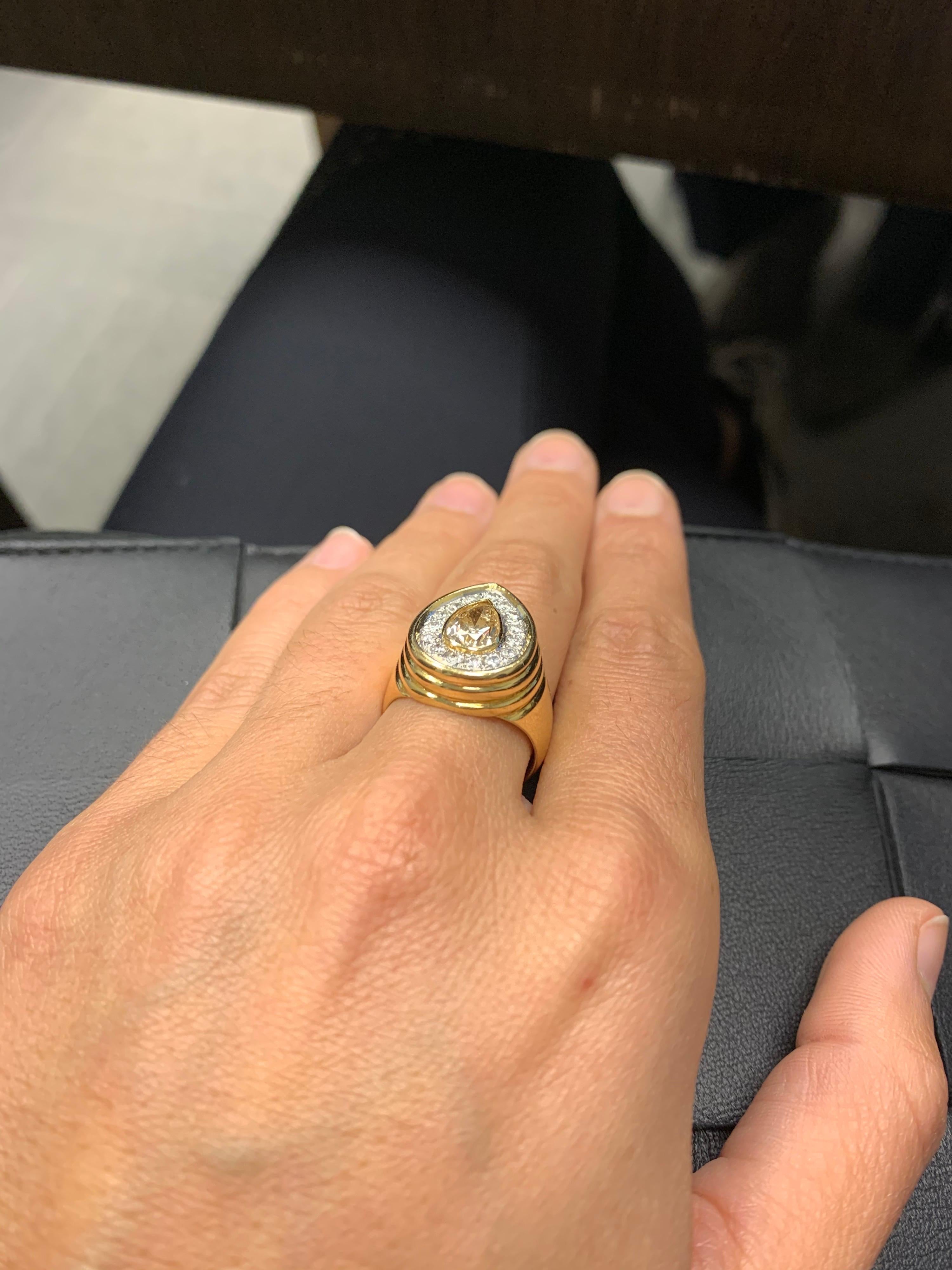 18 Karat Yellow Gold Ring with 1.07 Carat Pear Shaped Champagne Diamond In New Condition In New York, NY