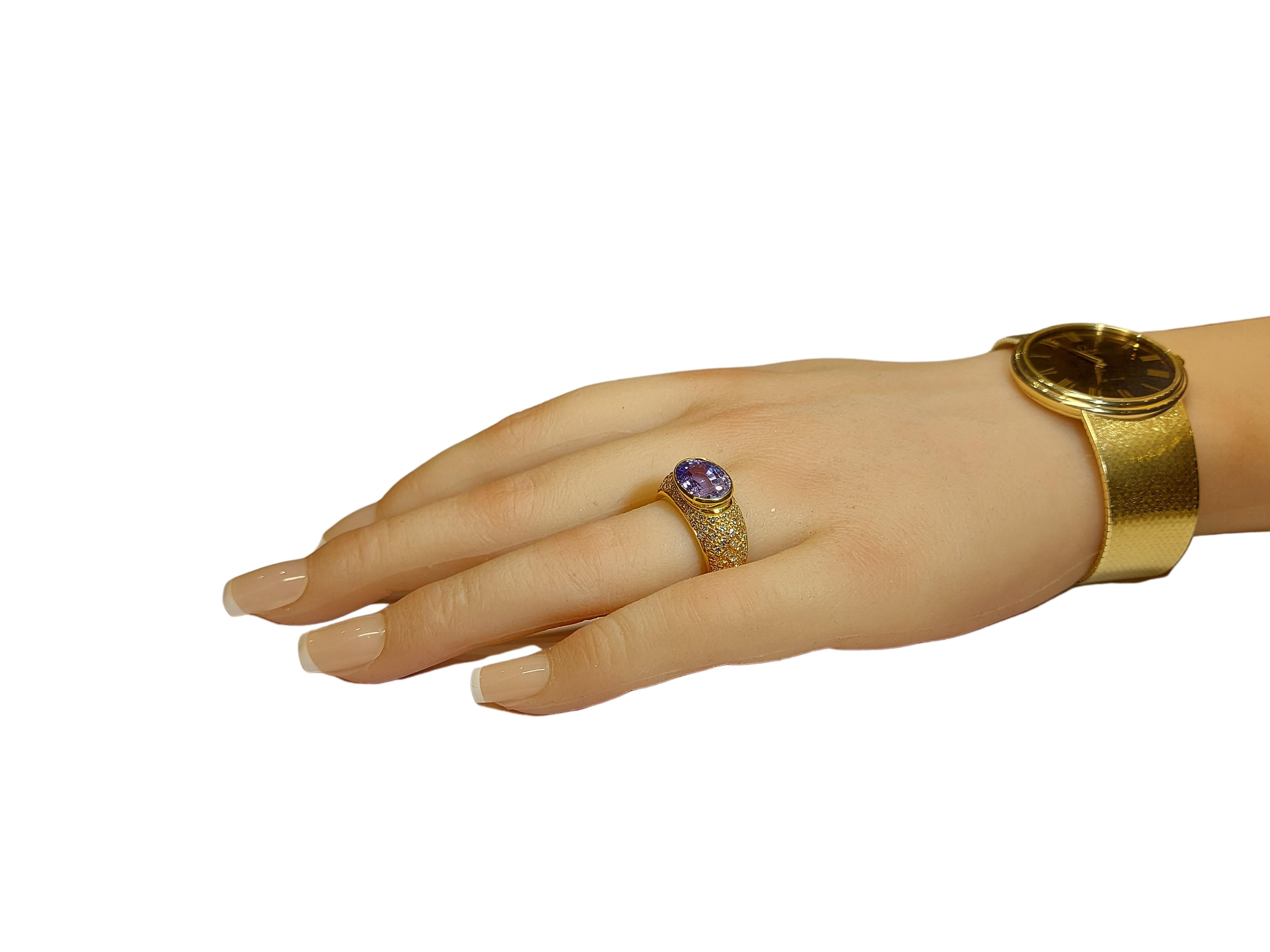 18kt Yellow Gold Ring with 4ct Purple Ceylon Sapphire, 1ct Diamonds For Sale 7