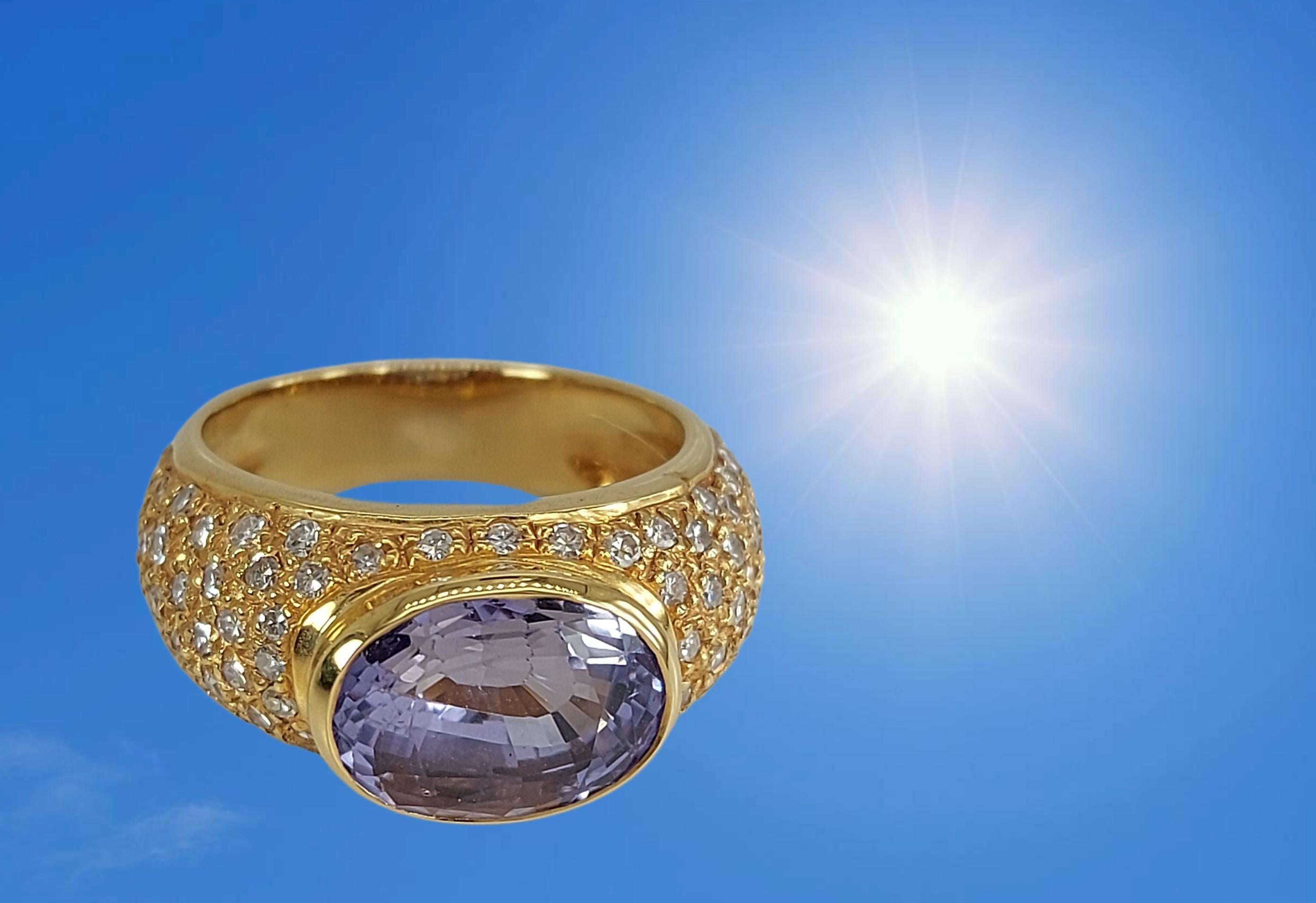 18kt Yellow Gold Ring with 4ct Purple Ceylon Sapphire, 1ct Diamonds For Sale 1