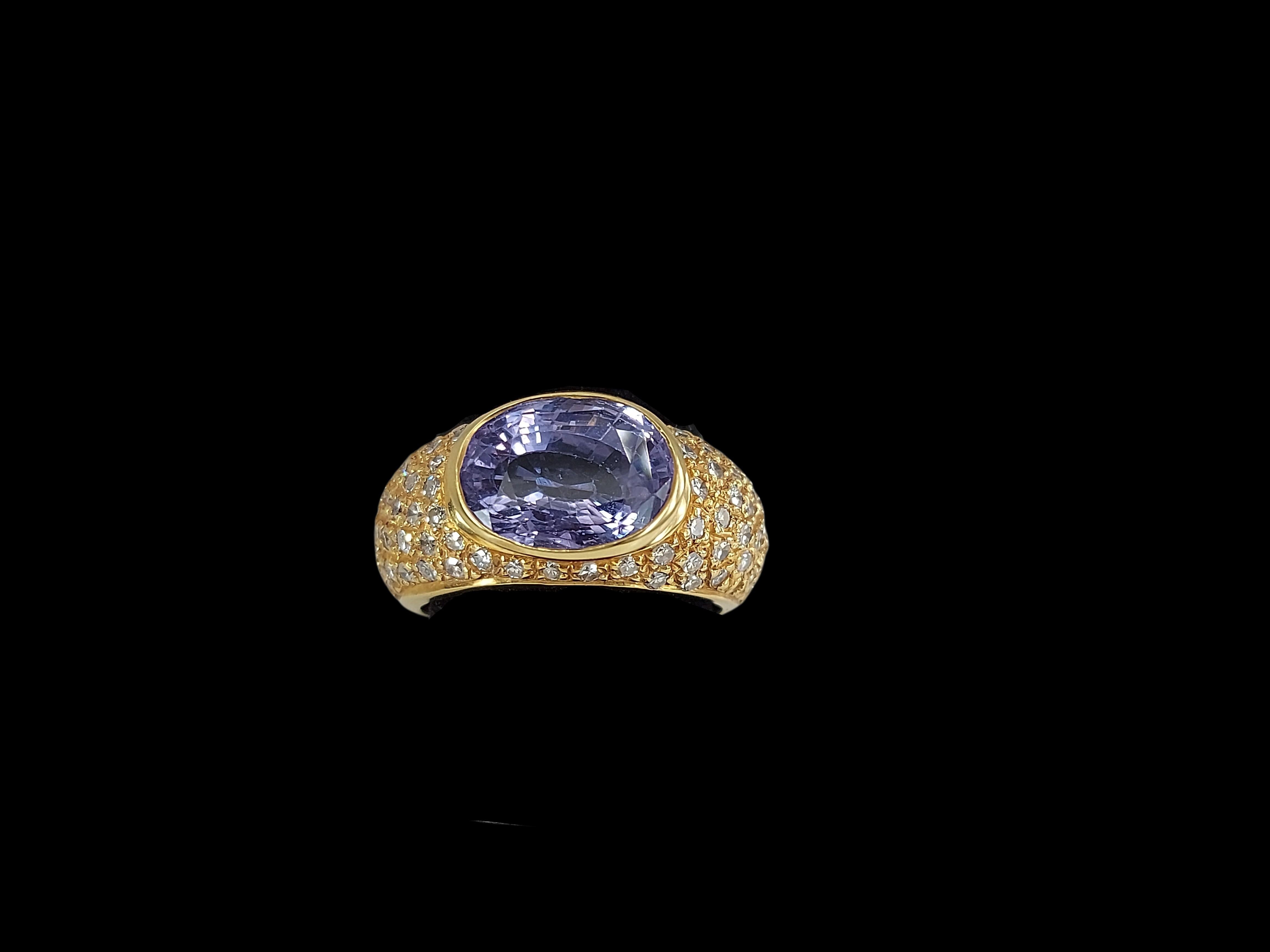 18kt Yellow Gold Ring with 4ct Purple Ceylon Sapphire, 1ct Diamonds For Sale 3